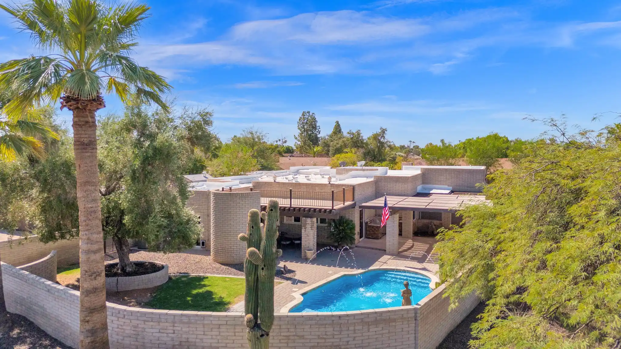 Unique Mid-Century Modern Home – image 44