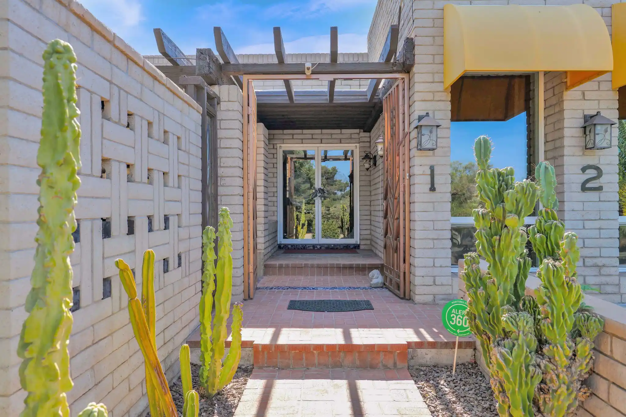 Unique Mid-Century Modern Home – image 4