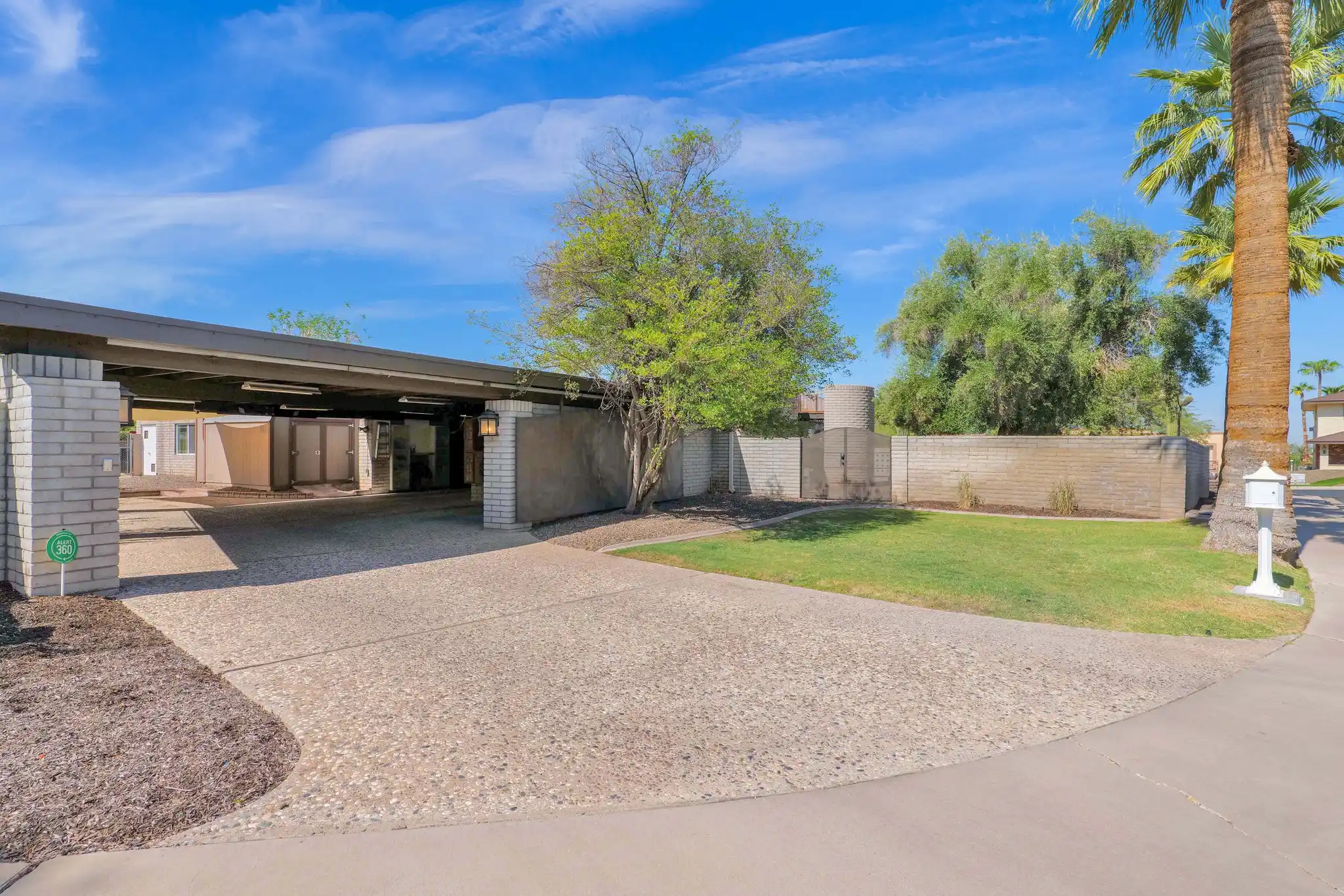 Unique Mid-Century Modern Home – image 47