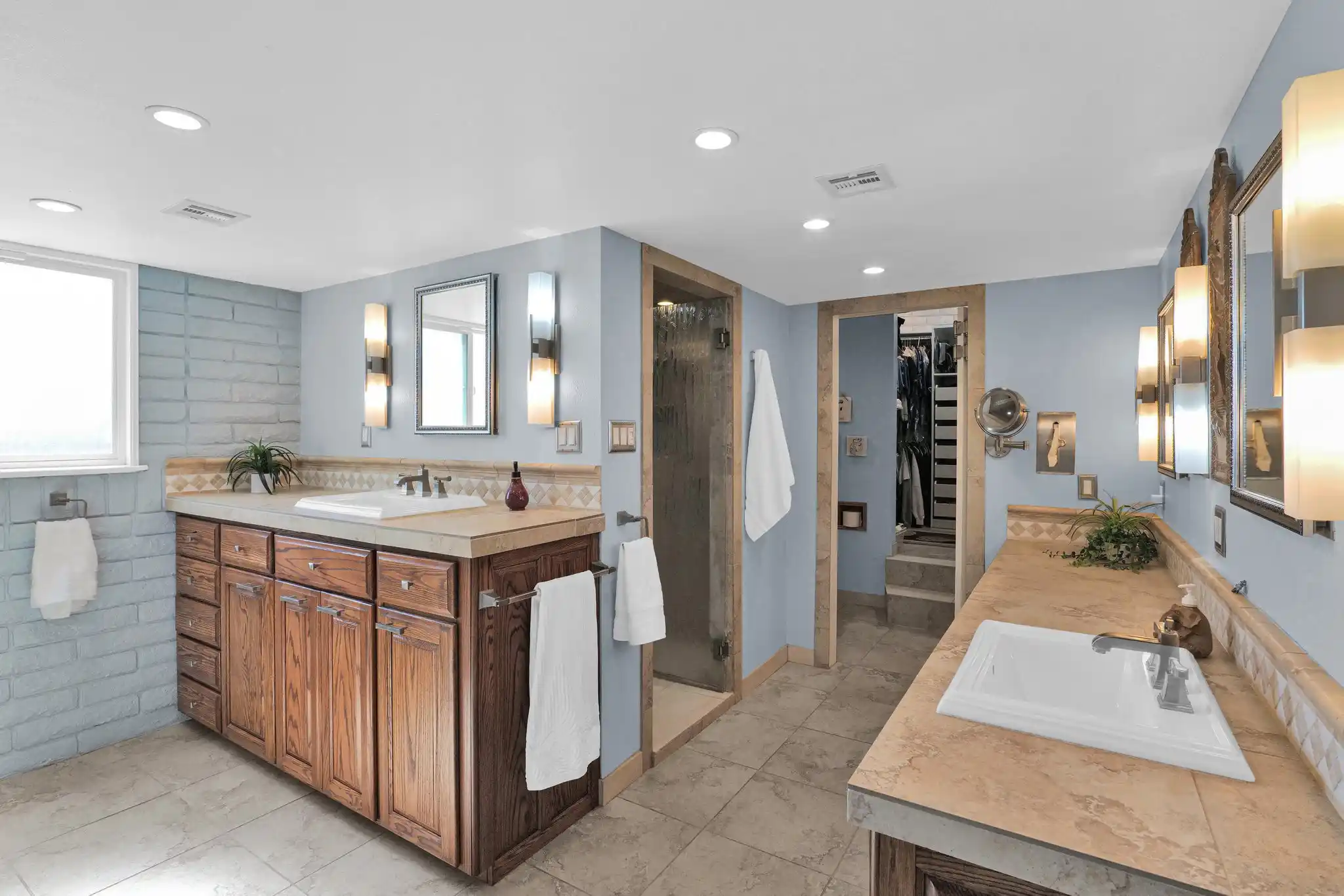 Unique Mid-Century Modern Home – image 25