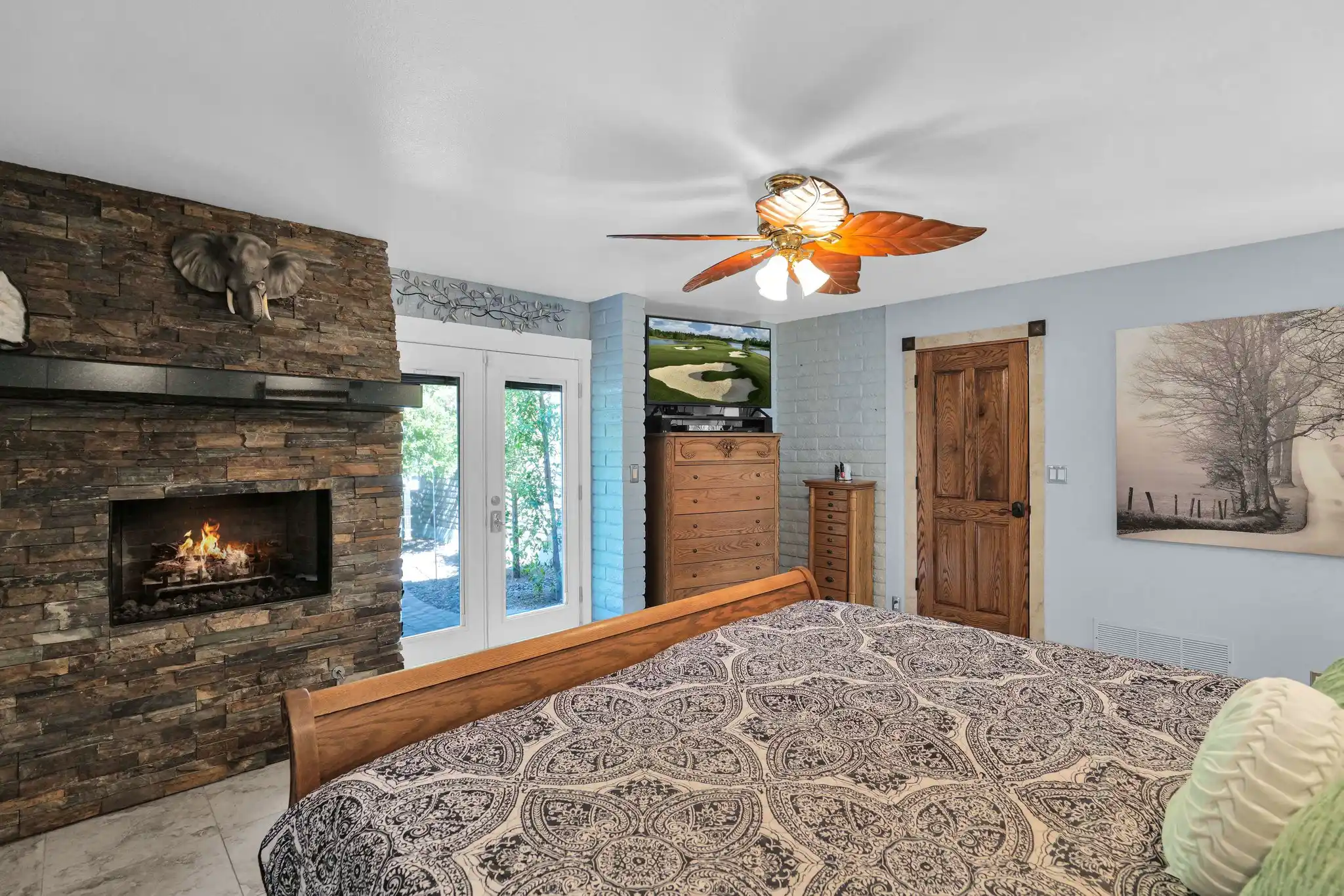 Unique Mid-Century Modern Home – image 24