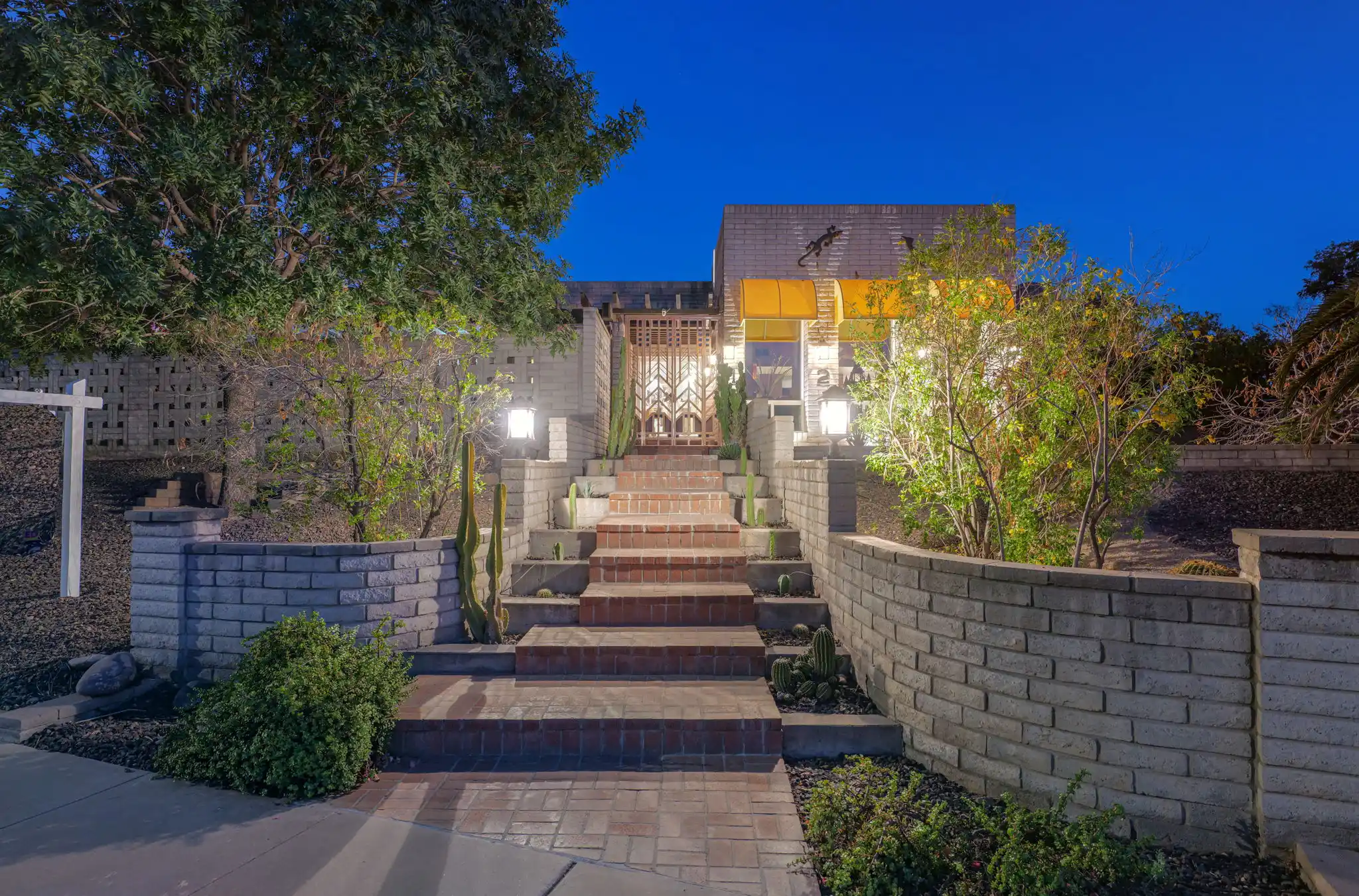 Unique Mid-Century Modern Home – image 58