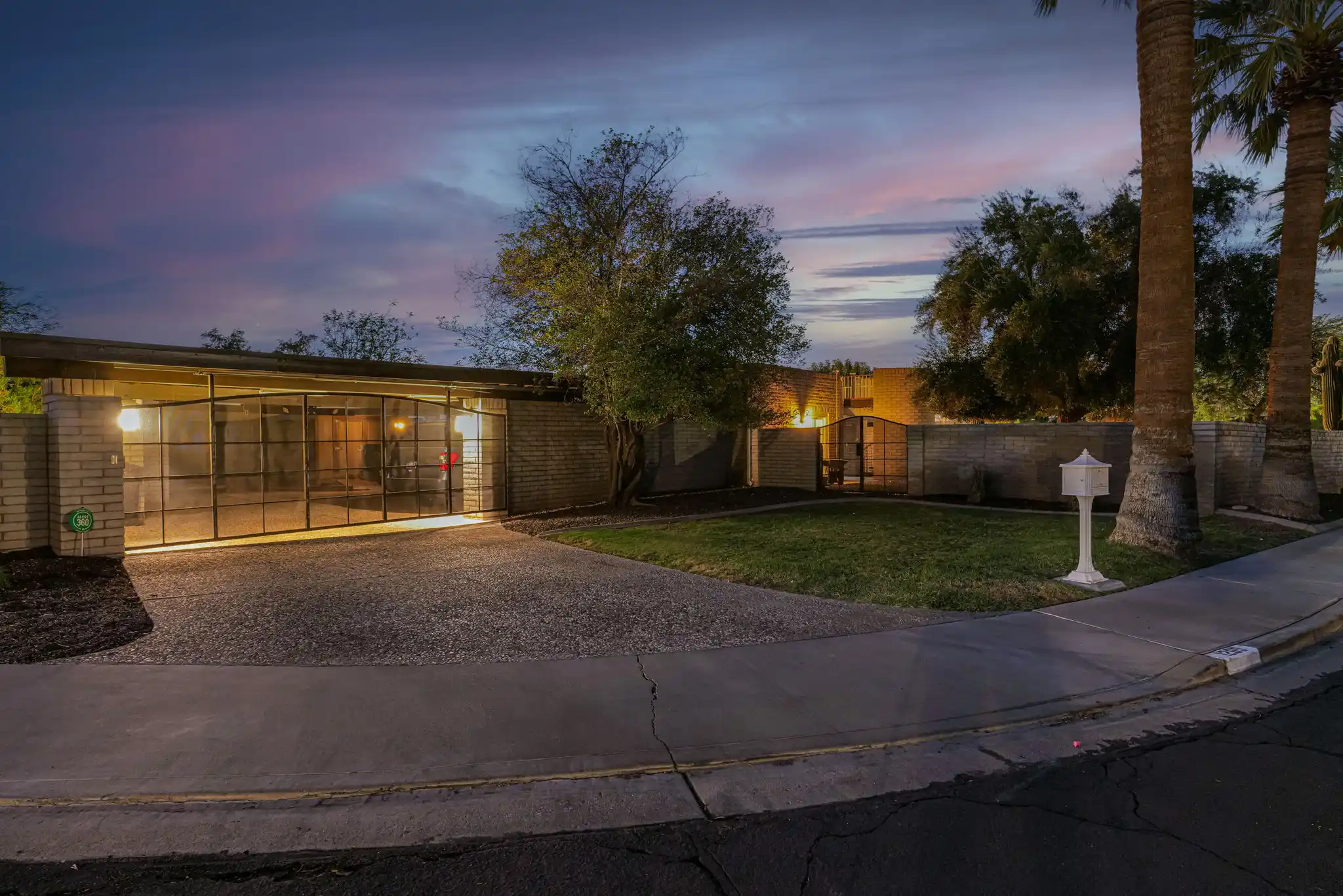 Unique Mid-Century Modern Home – image 59