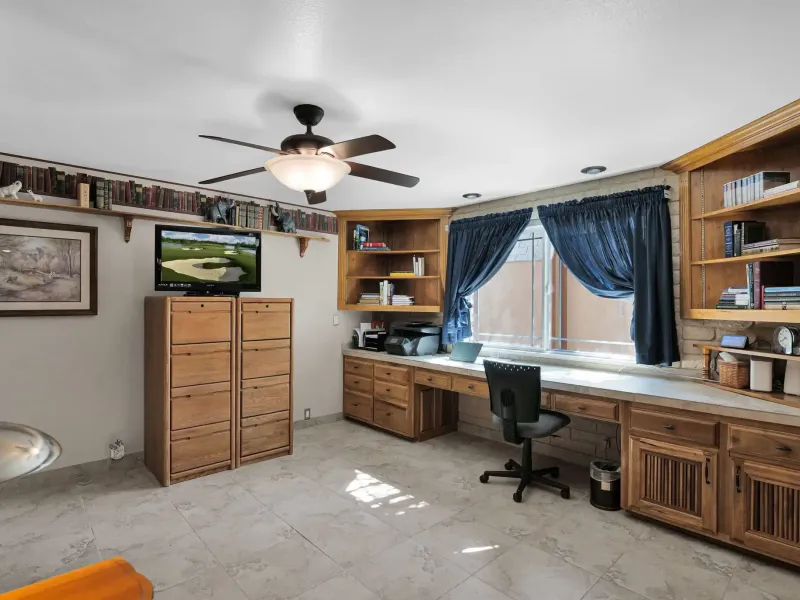 Unique Mid-Century Modern Home – image 33