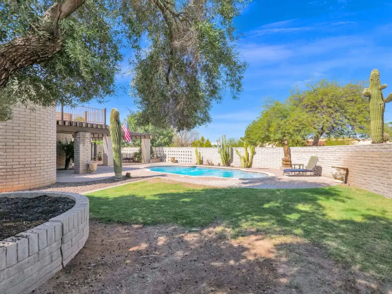 Unique Mid-Century Modern Home – image 45