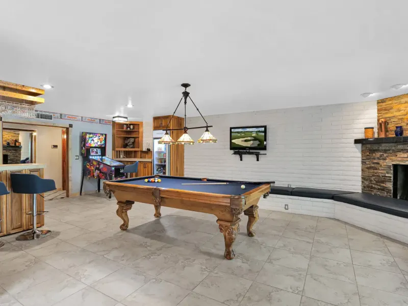 Unique Mid-Century Modern Home – image 17