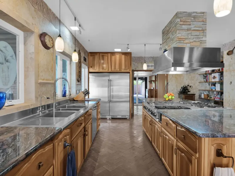 Unique Mid-Century Modern Home – image 12