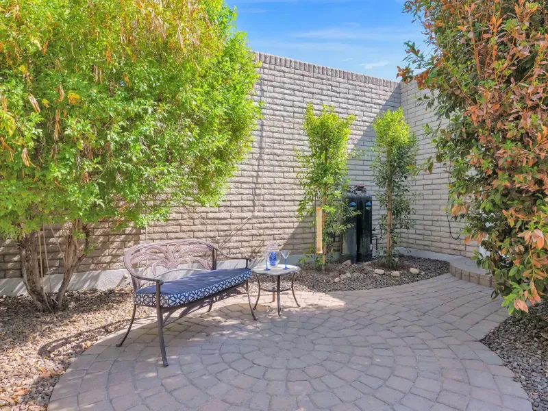 Unique Mid-Century Modern Home – image 31