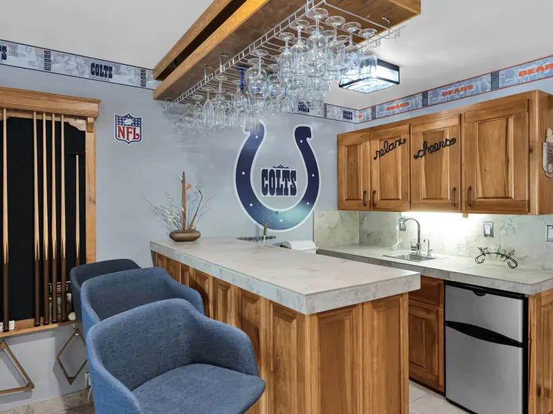 Unique Mid-Century Modern Home – image 20