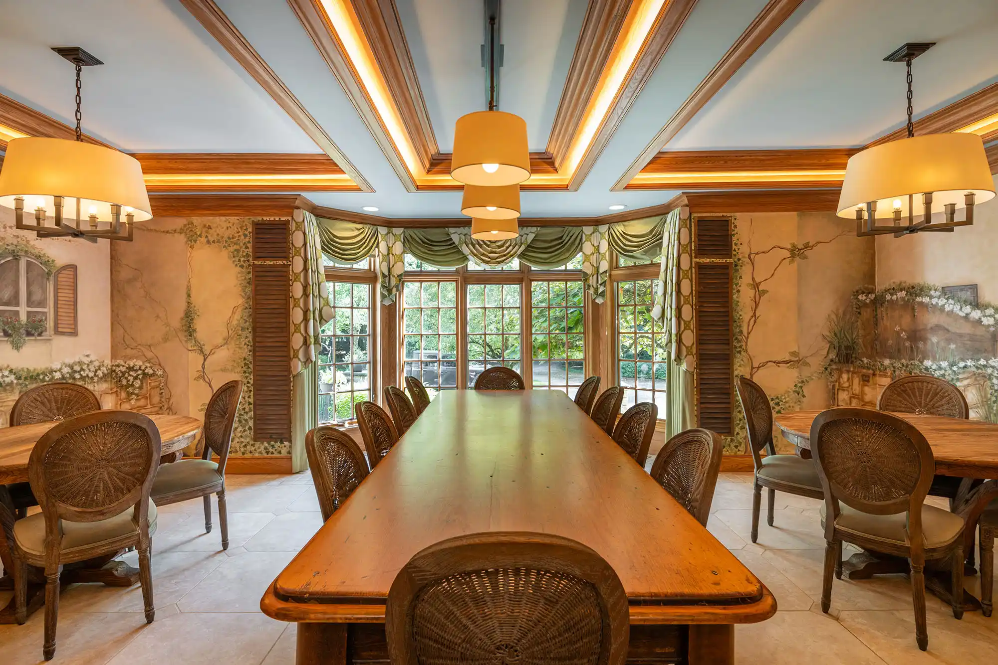 Exquisite French Country Estate – image 6