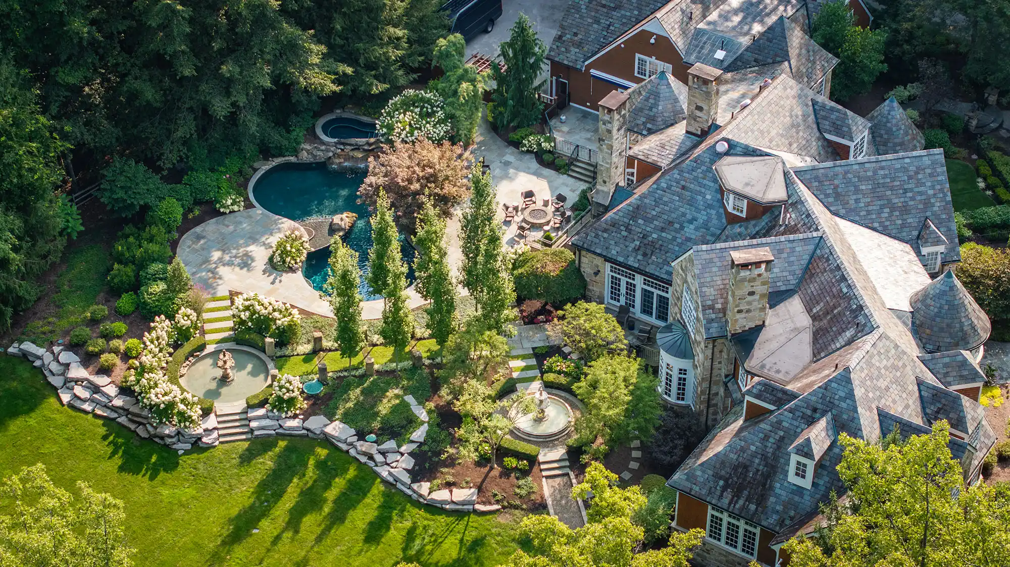 Exquisite French Country Estate – image 4