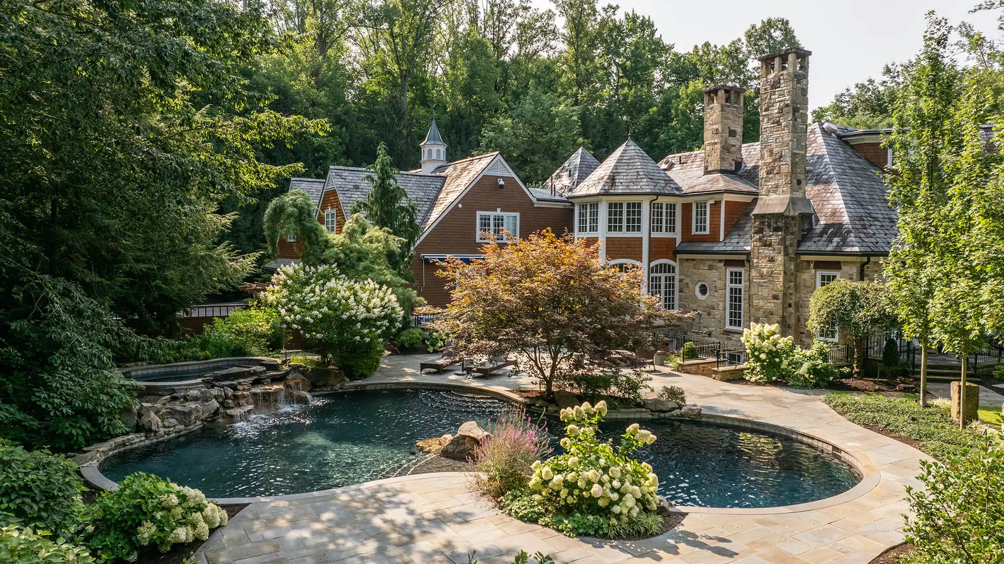 Exquisite French Country Estate – image 2