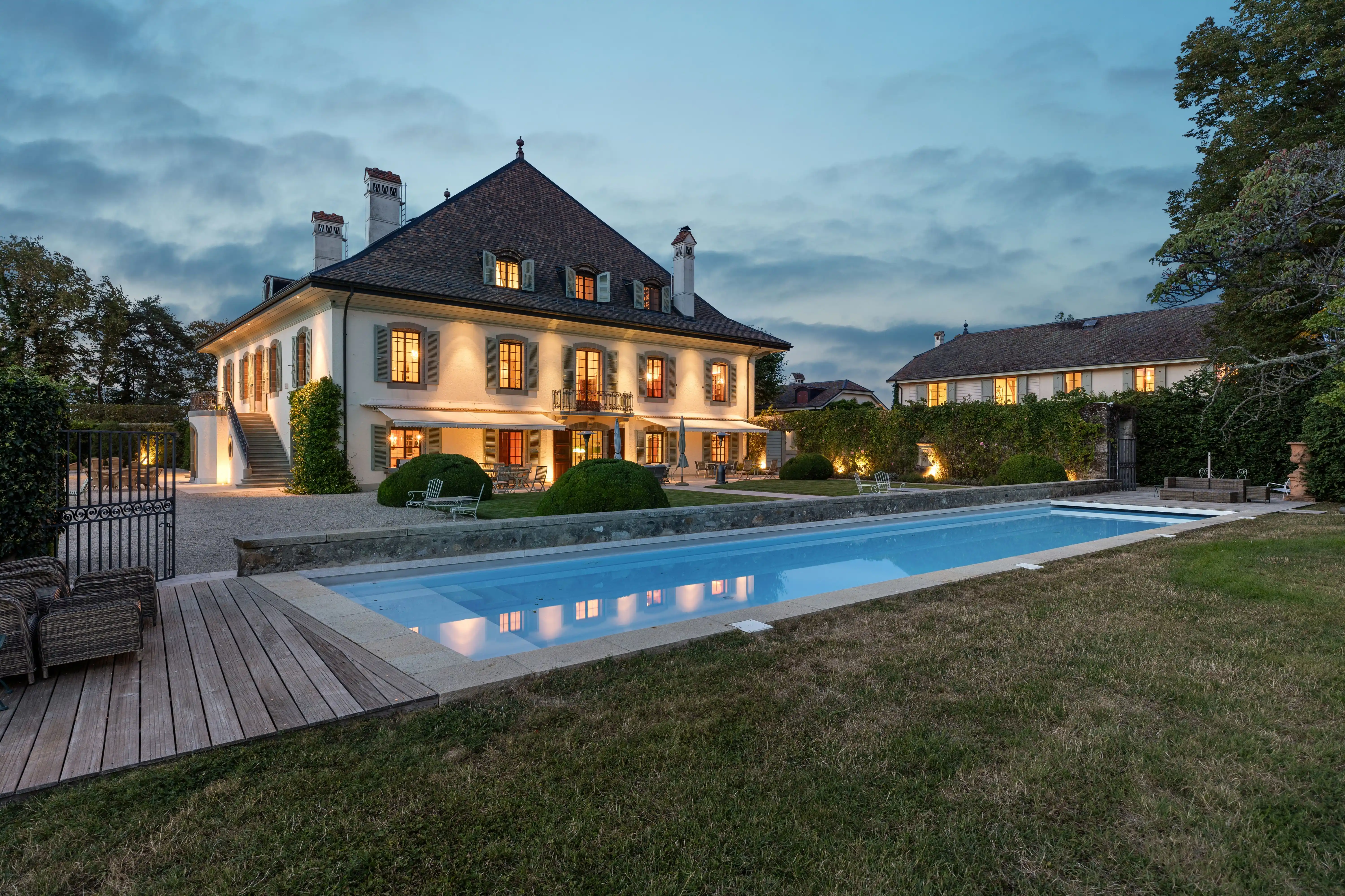 The Royal Estate and Chateau de Merlinge, Switzerland – image 15