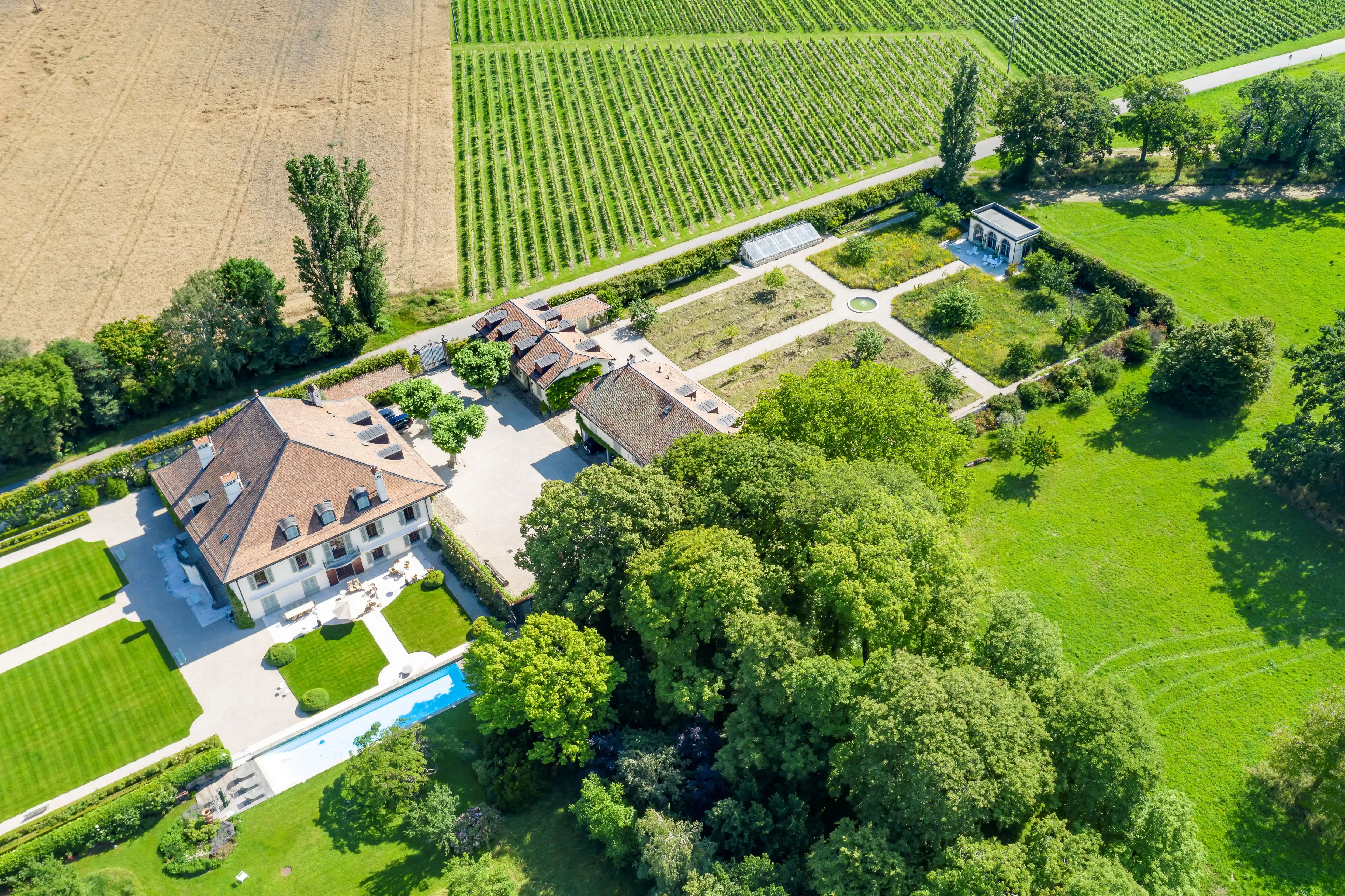 The Royal Estate and Chateau de Merlinge, Switzerland – image 14