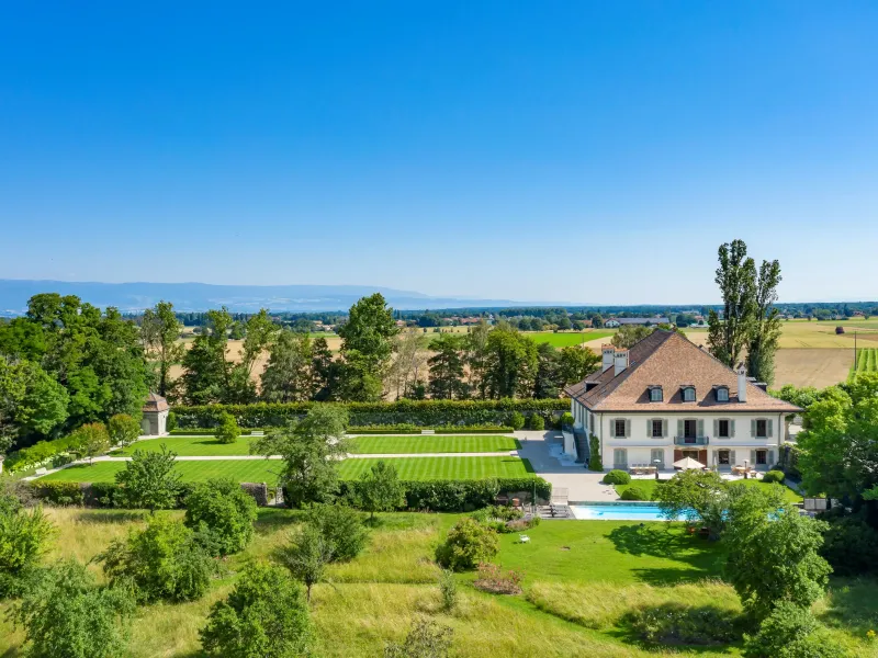 The Royal Estate and Chateau de Merlinge, Switzerland – image 16