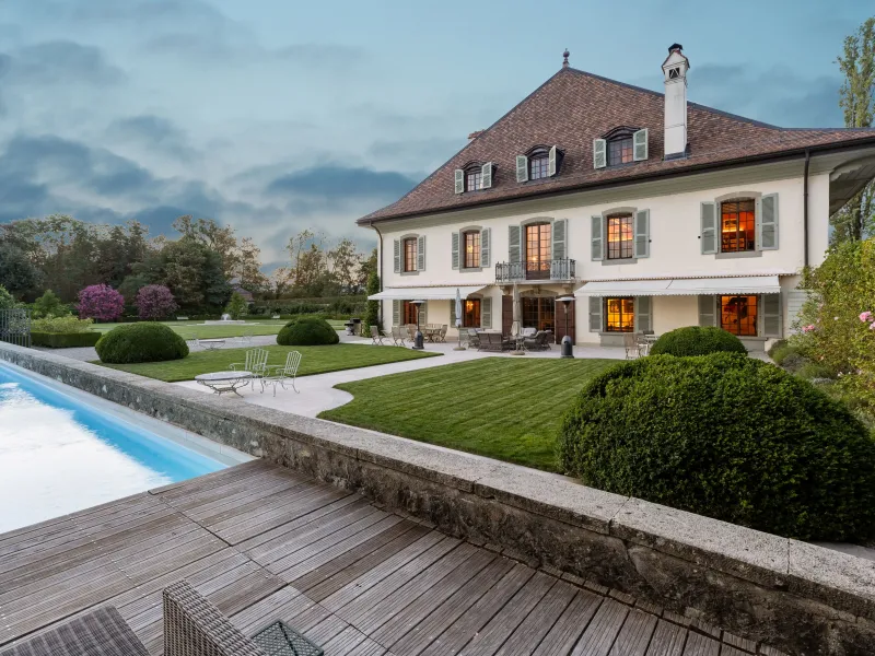 The Royal Estate and Chateau de Merlinge, Switzerland – image 4