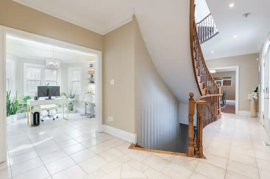3248 Barchester Court, Mississauga (W12862824) – image 9