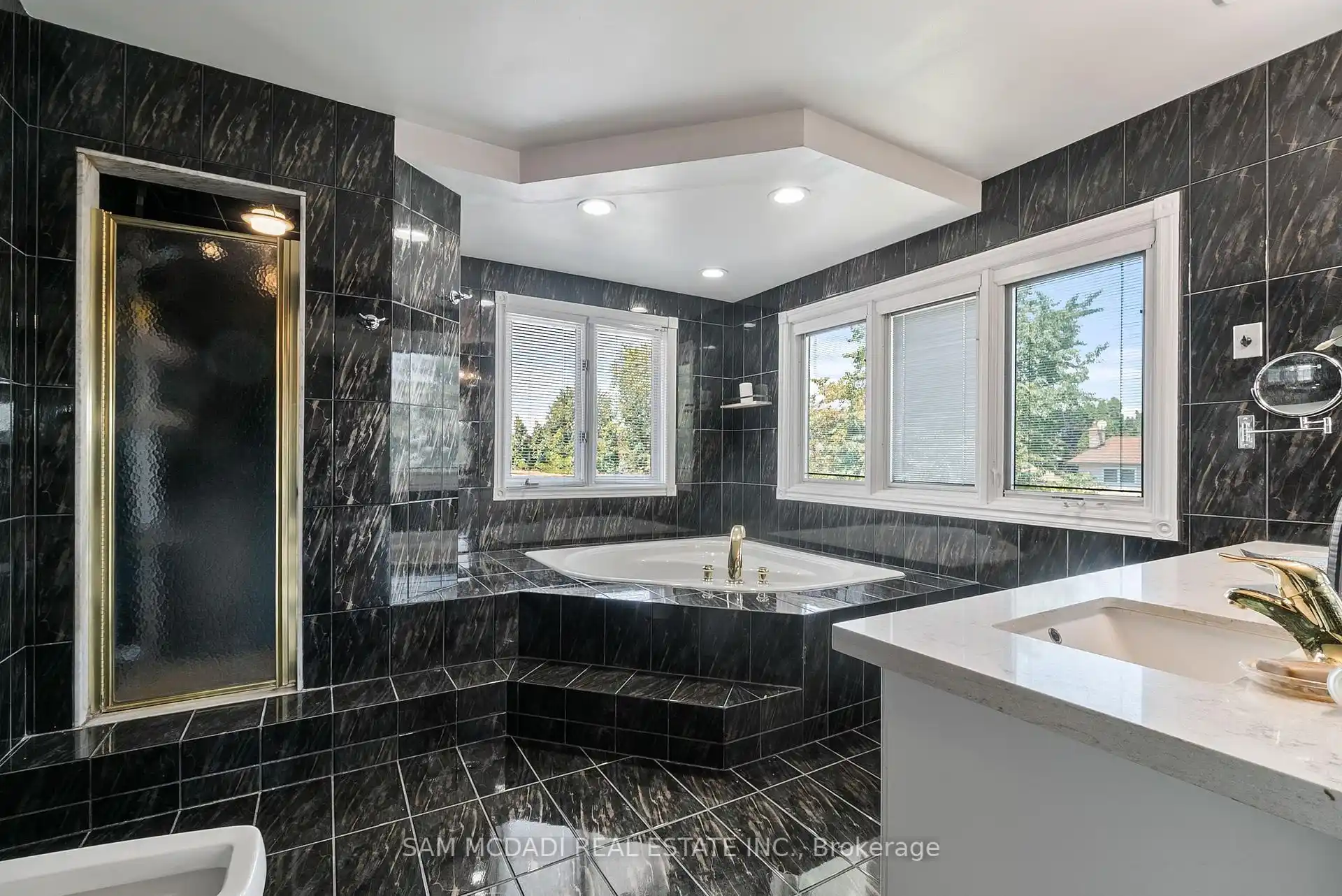 2339 Glengarry Road, Mississauga (W12442701) – image 18