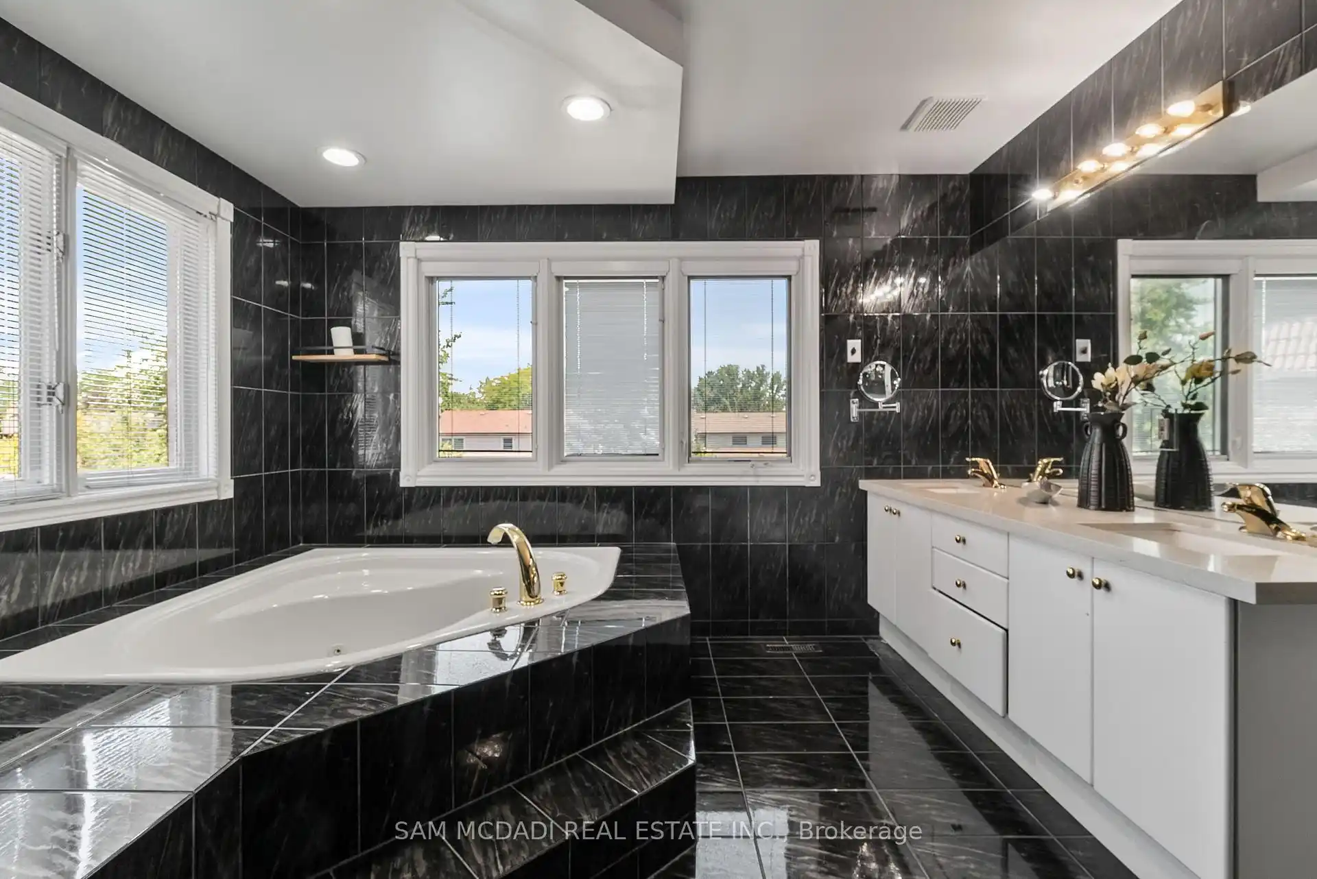 2339 Glengarry Road, Mississauga (W12442701) – image 19