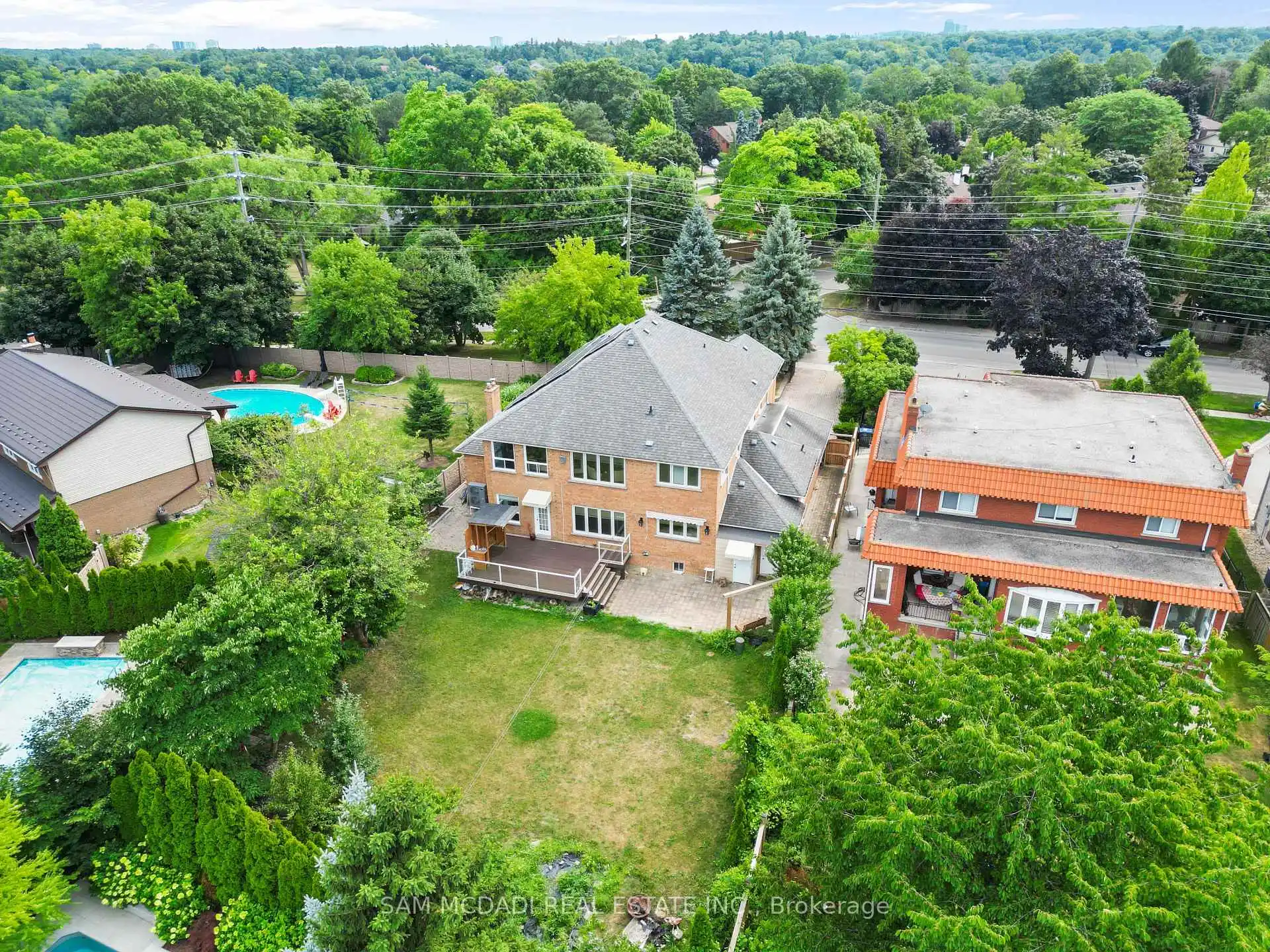 2339 Glengarry Road, Mississauga (W12442701) – image 45