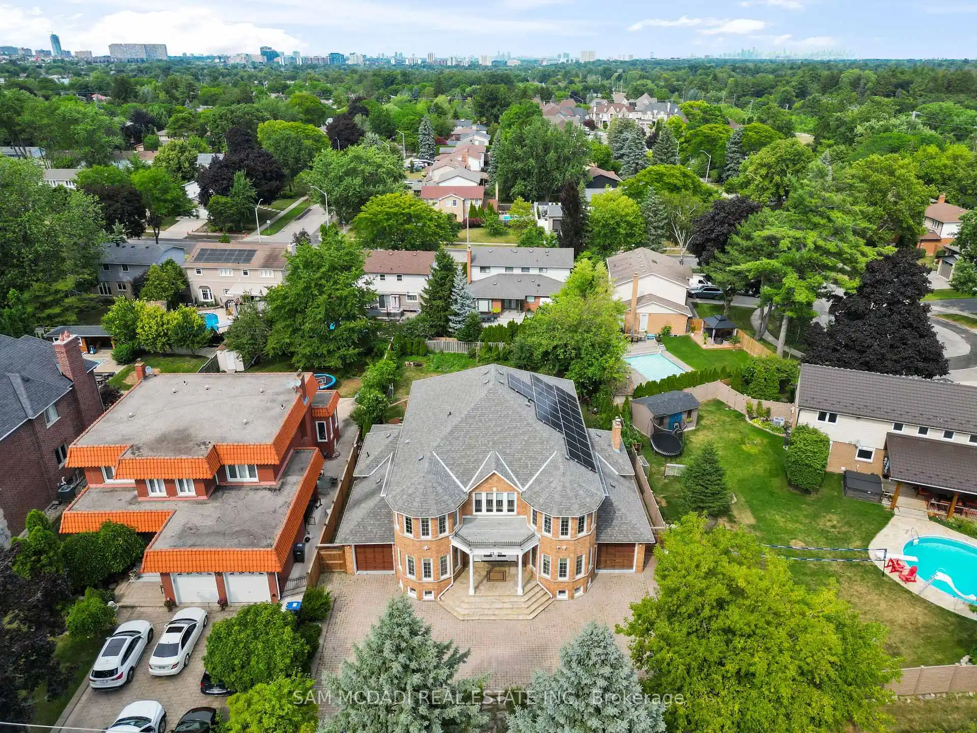 2339 Glengarry Road, Mississauga (W12442701) – image 47