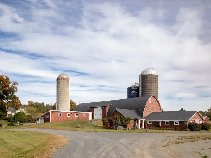 https://harneyrealestate.com/listings/1030-county-route-27a-ancram-ny- – image 5