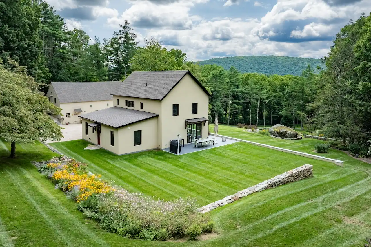 Privacy & Perfection In Falls Village – image 1