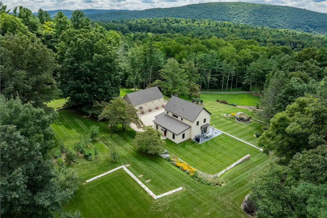 Privacy & Perfection In Falls Village – image 2