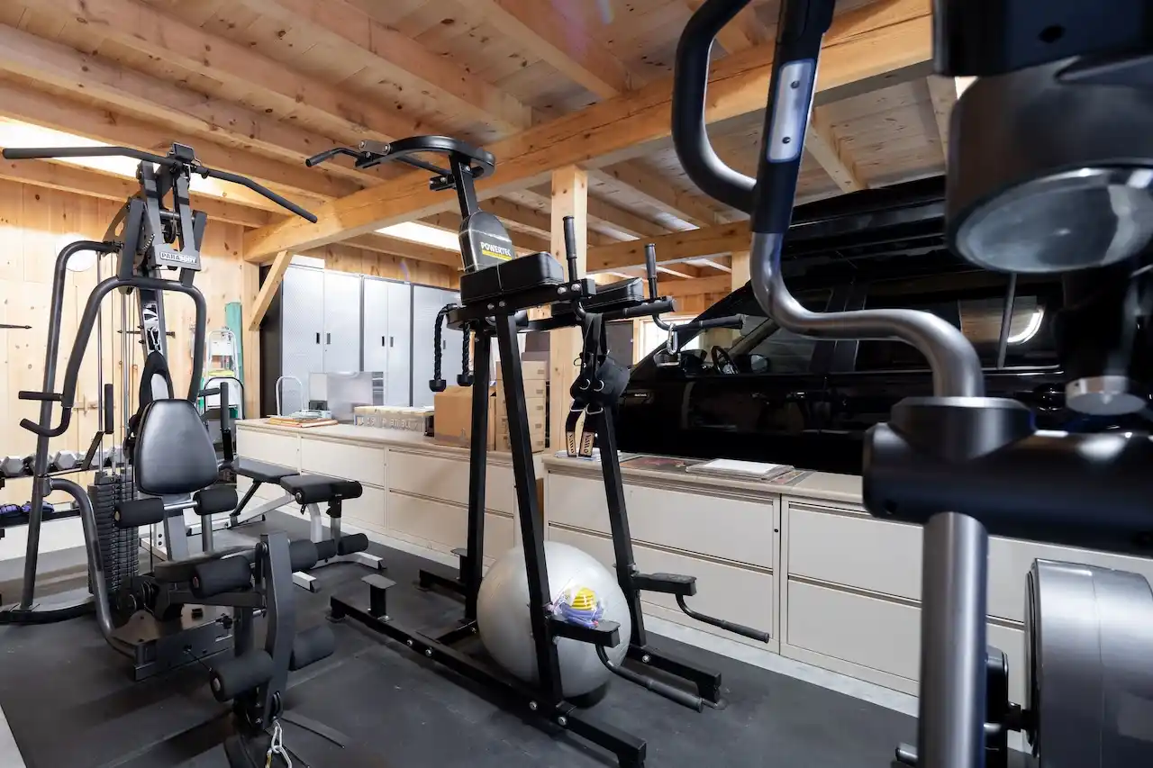 Privacy & Perfection In Falls Village – image 36