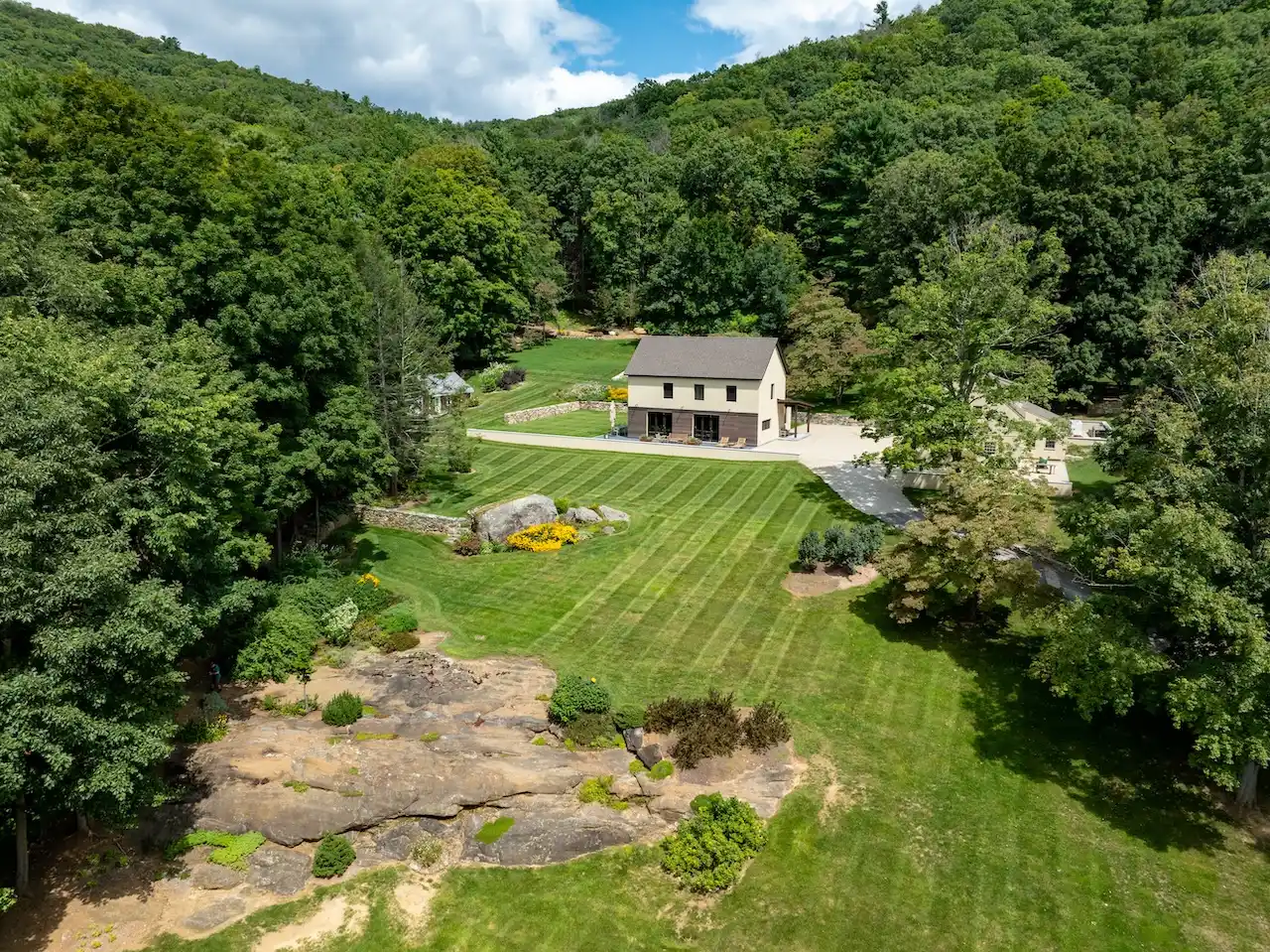 Privacy & Perfection In Falls Village – image 13