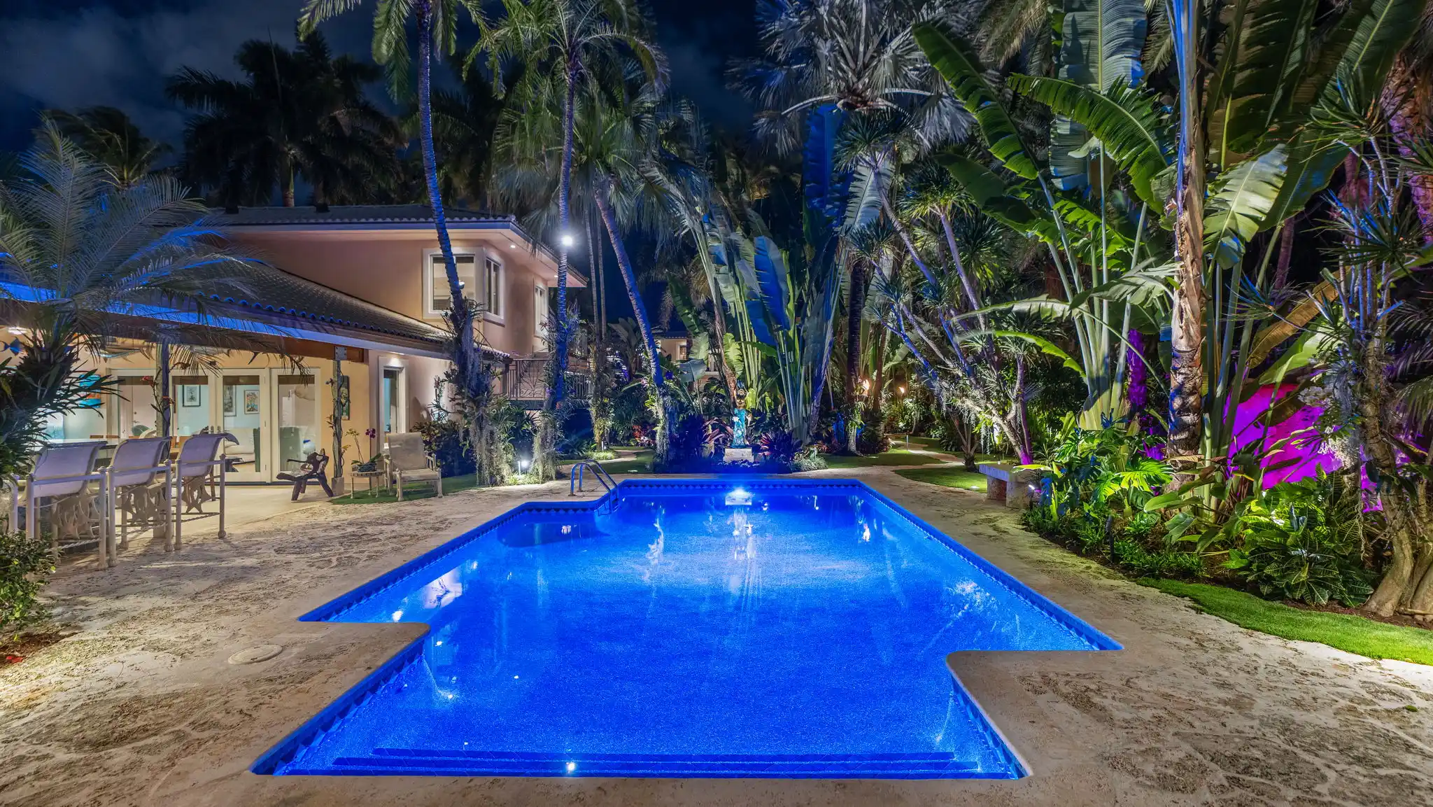 A Singular, Once-In-A-Lifetime Waterfront Masterpiece – image 4