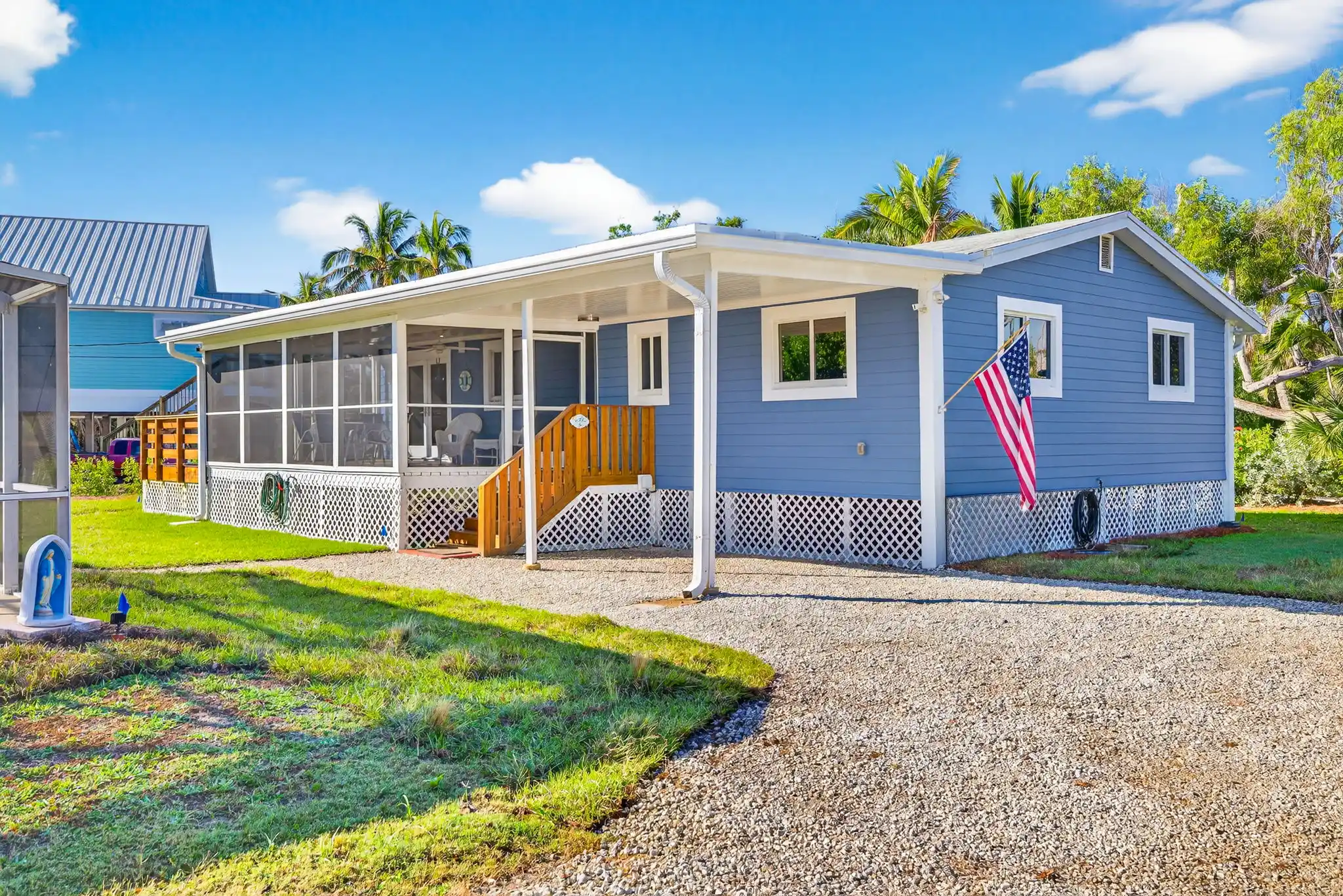 SANIBEL ISLAND BEACH COTTAGE "PENDING" – image 3