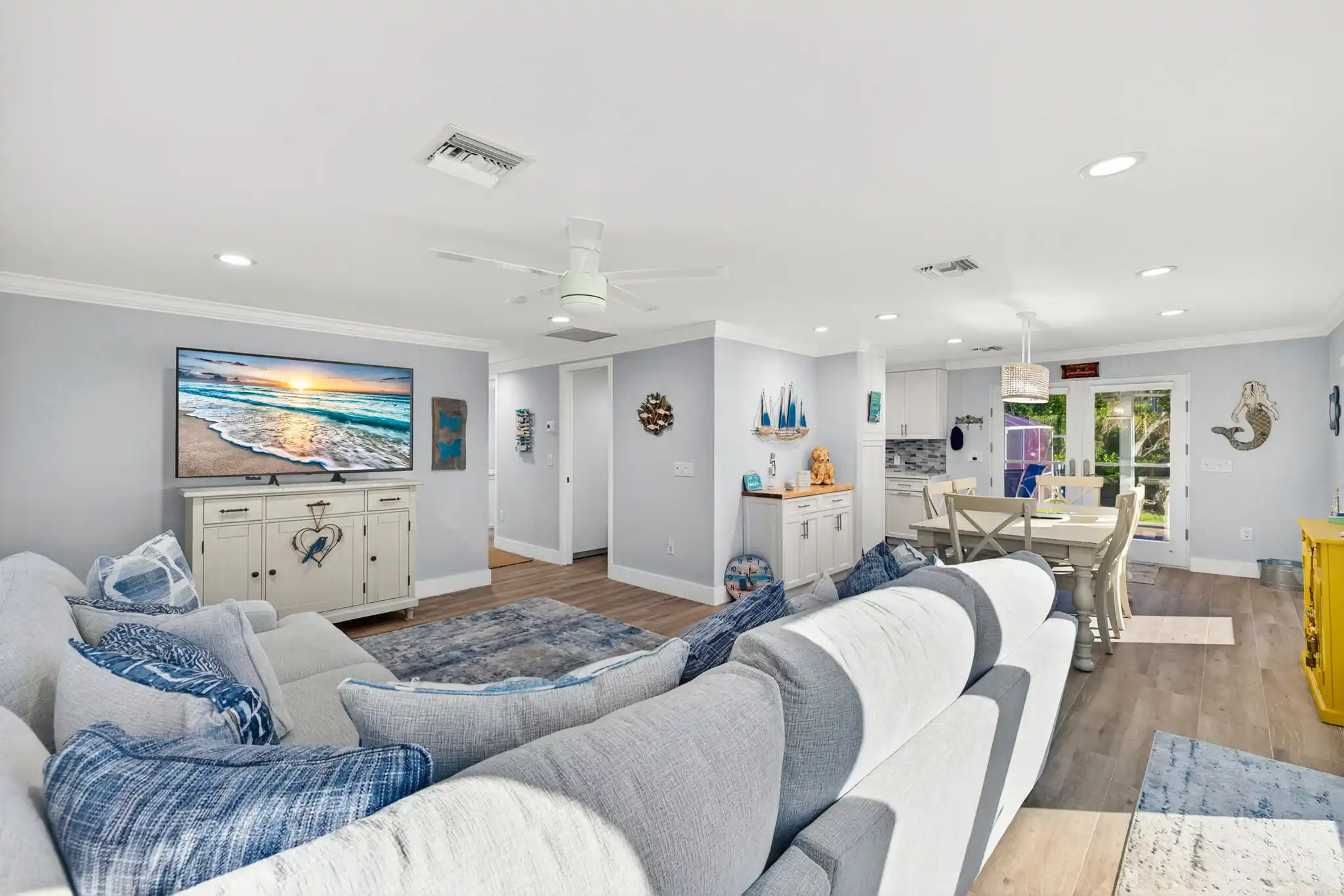 SANIBEL ISLAND BEACH COTTAGE "PENDING" – image 5