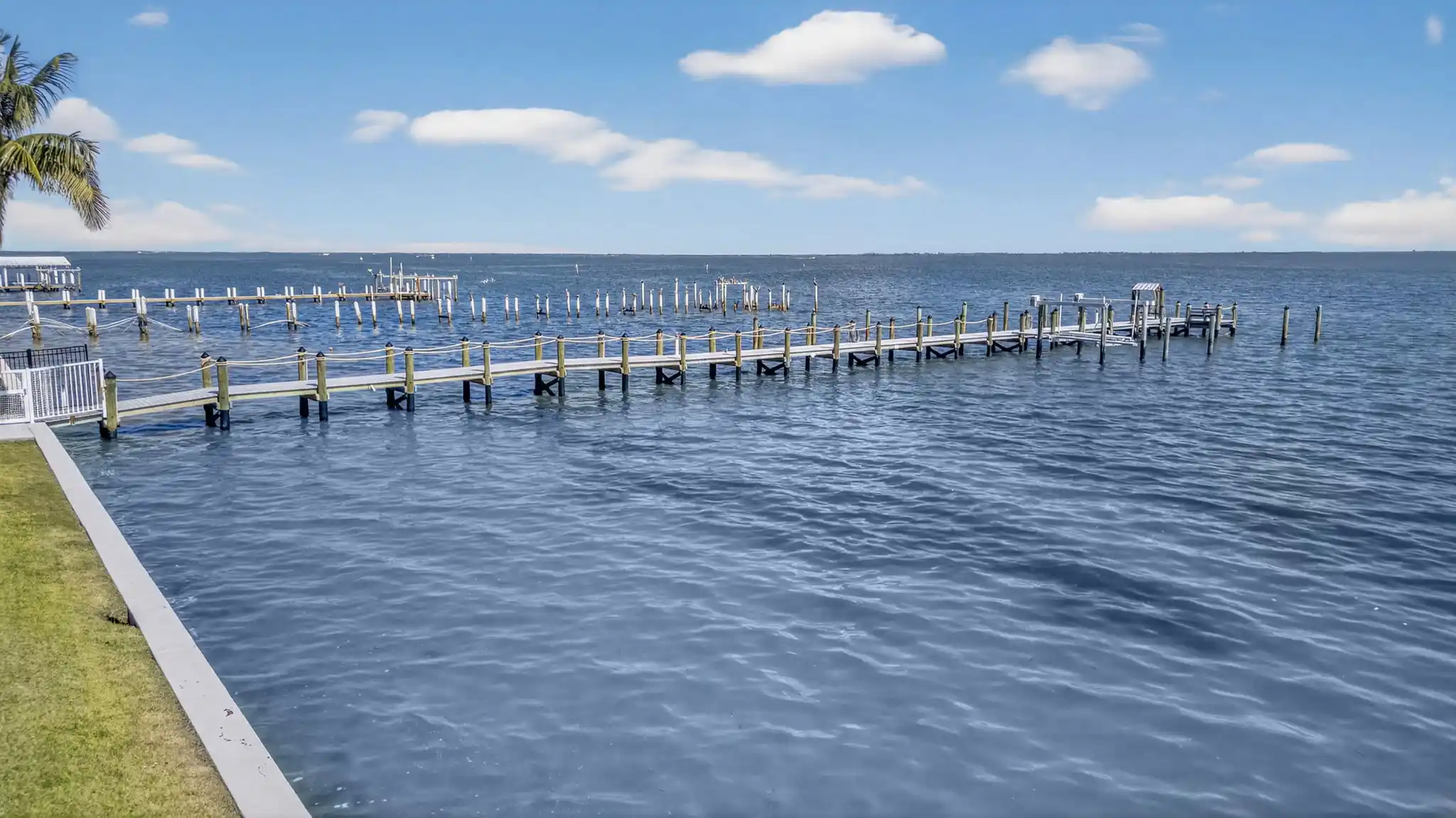 CAPTIVA HIDE-A-WAY – BOATER’S PARADISE – image 29