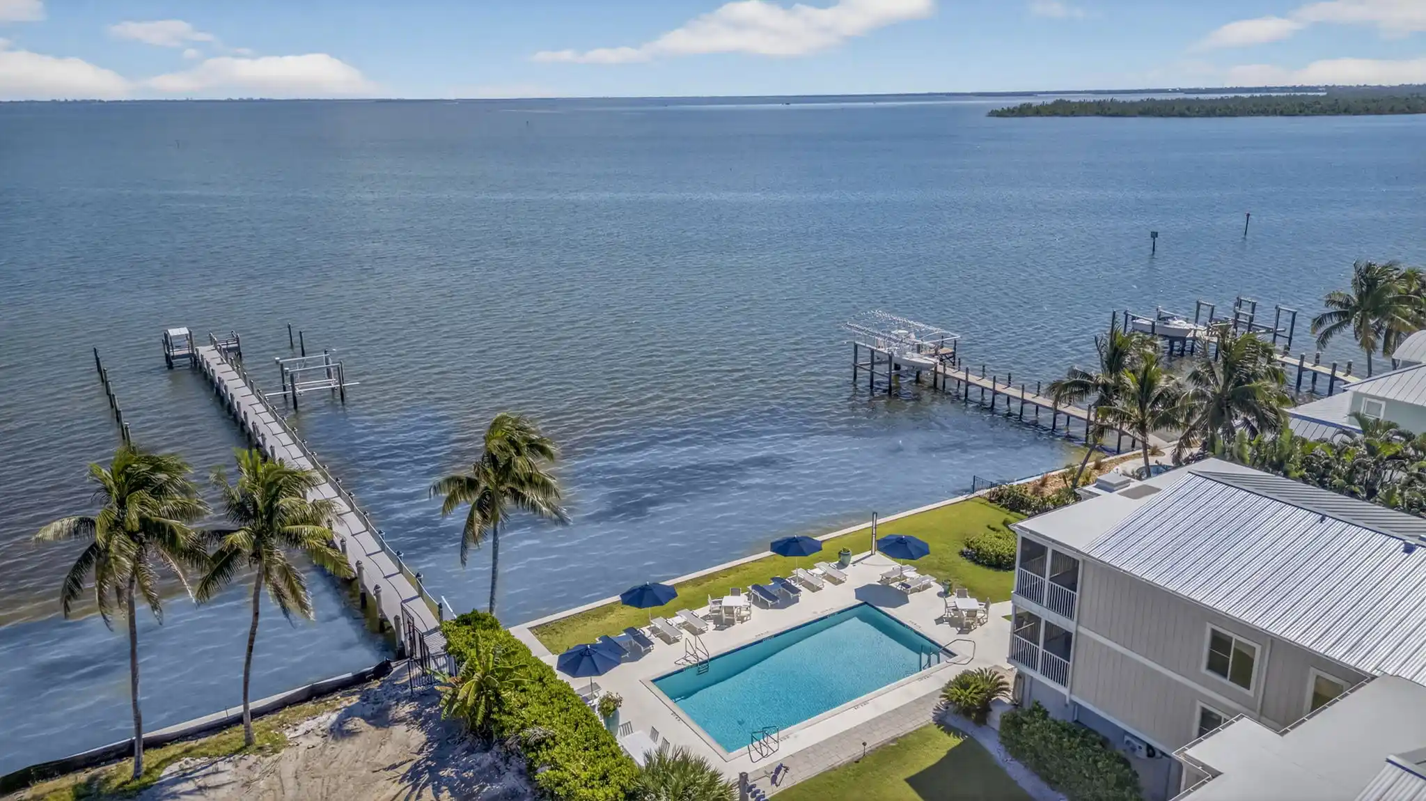 CAPTIVA HIDE-A-WAY – BOATER’S PARADISE – image 31
