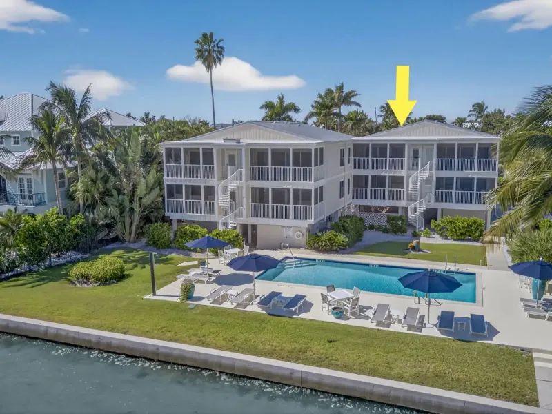CAPTIVA HIDE-A-WAY – BOATER’S PARADISE – image 3