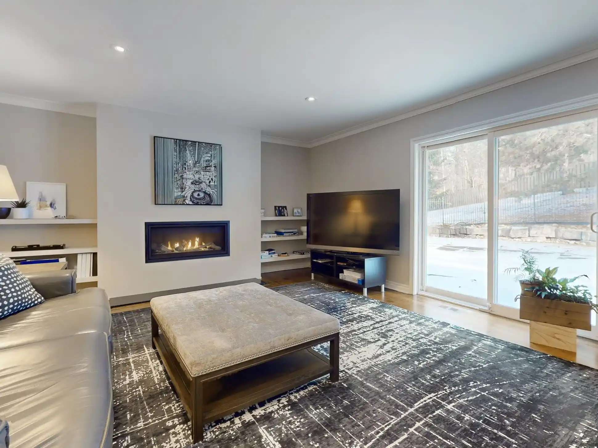 544 Woodland Acres Cres – image 16
