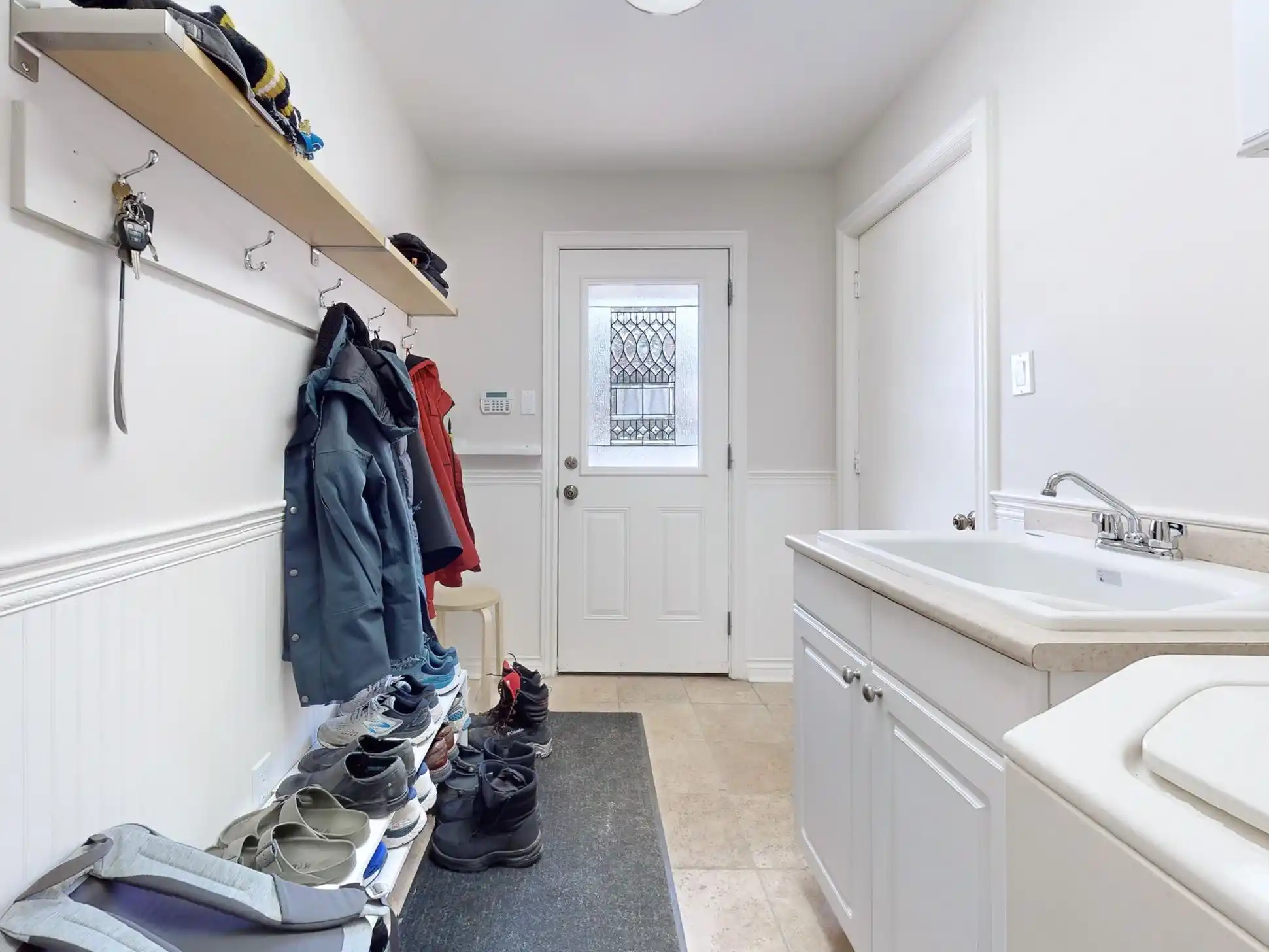 544 Woodland Acres Cres – image 20