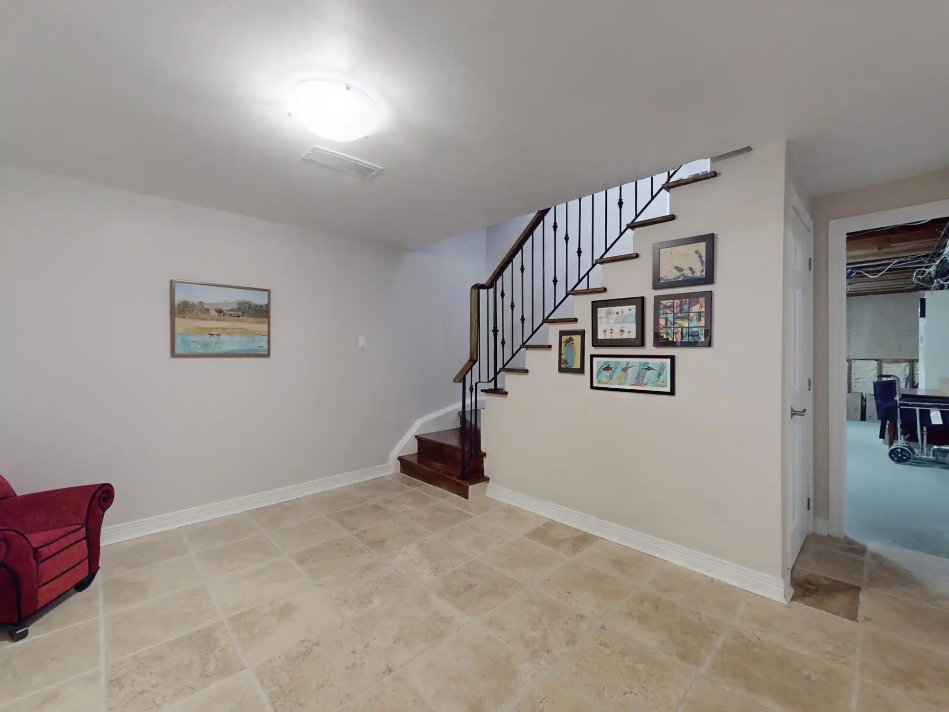 544 Woodland Acres Cres – image 32
