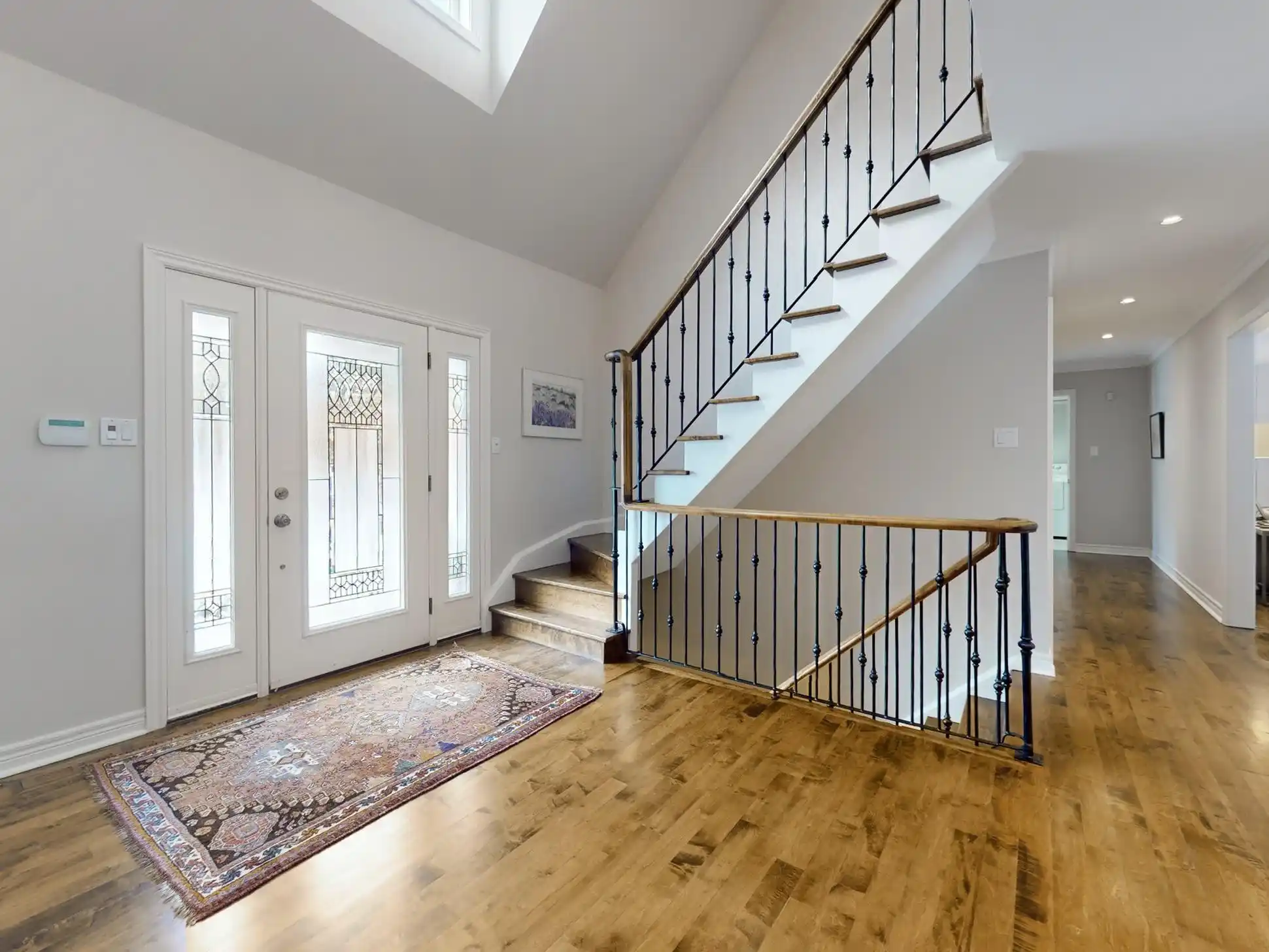 544 Woodland Acres Cres – image 8