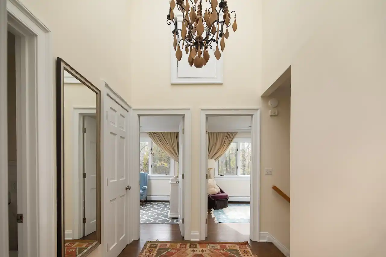 Lakeville Country Home With Pool In Private Location – image 14