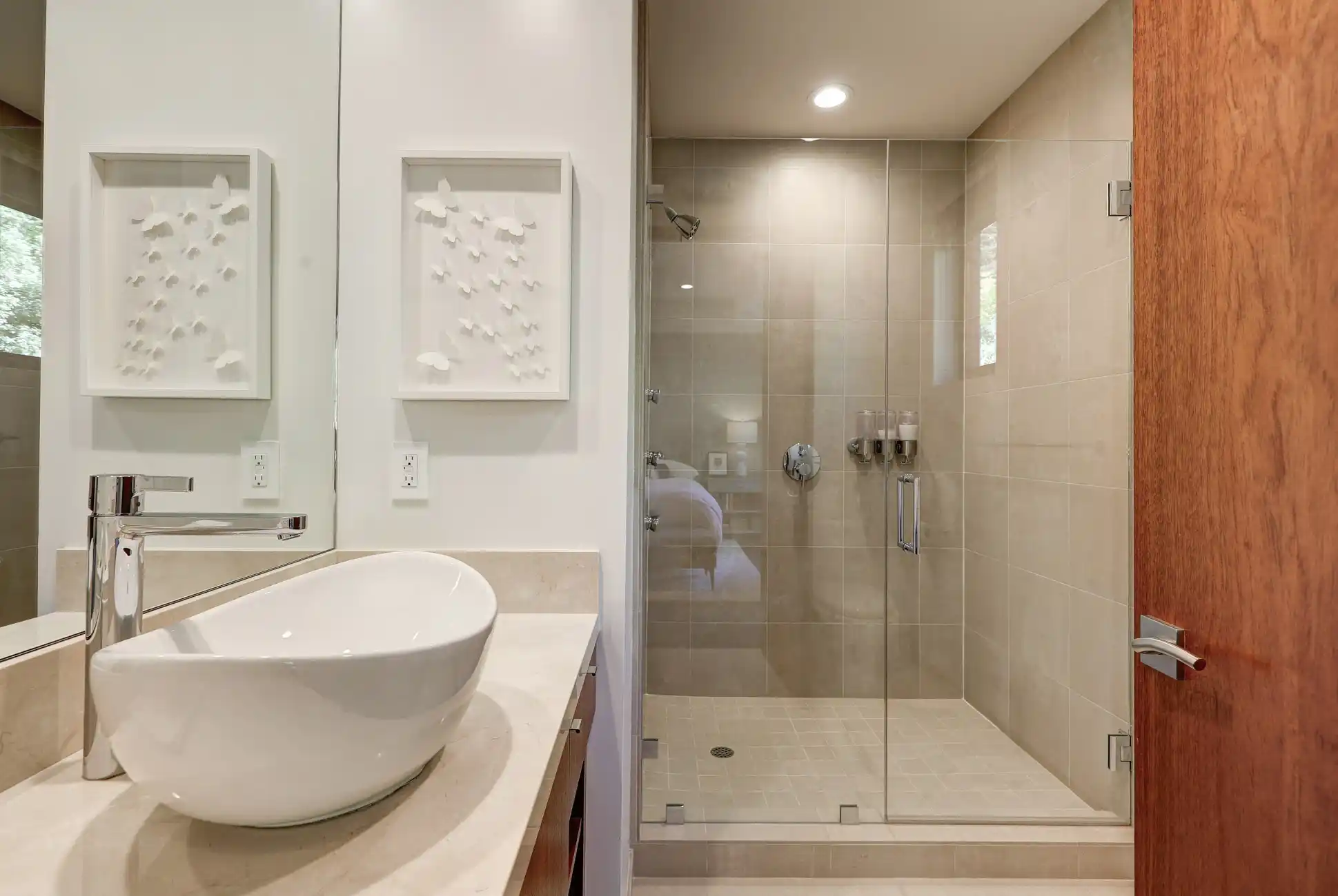 Stylish and Contemporary Custom Residence – image 21