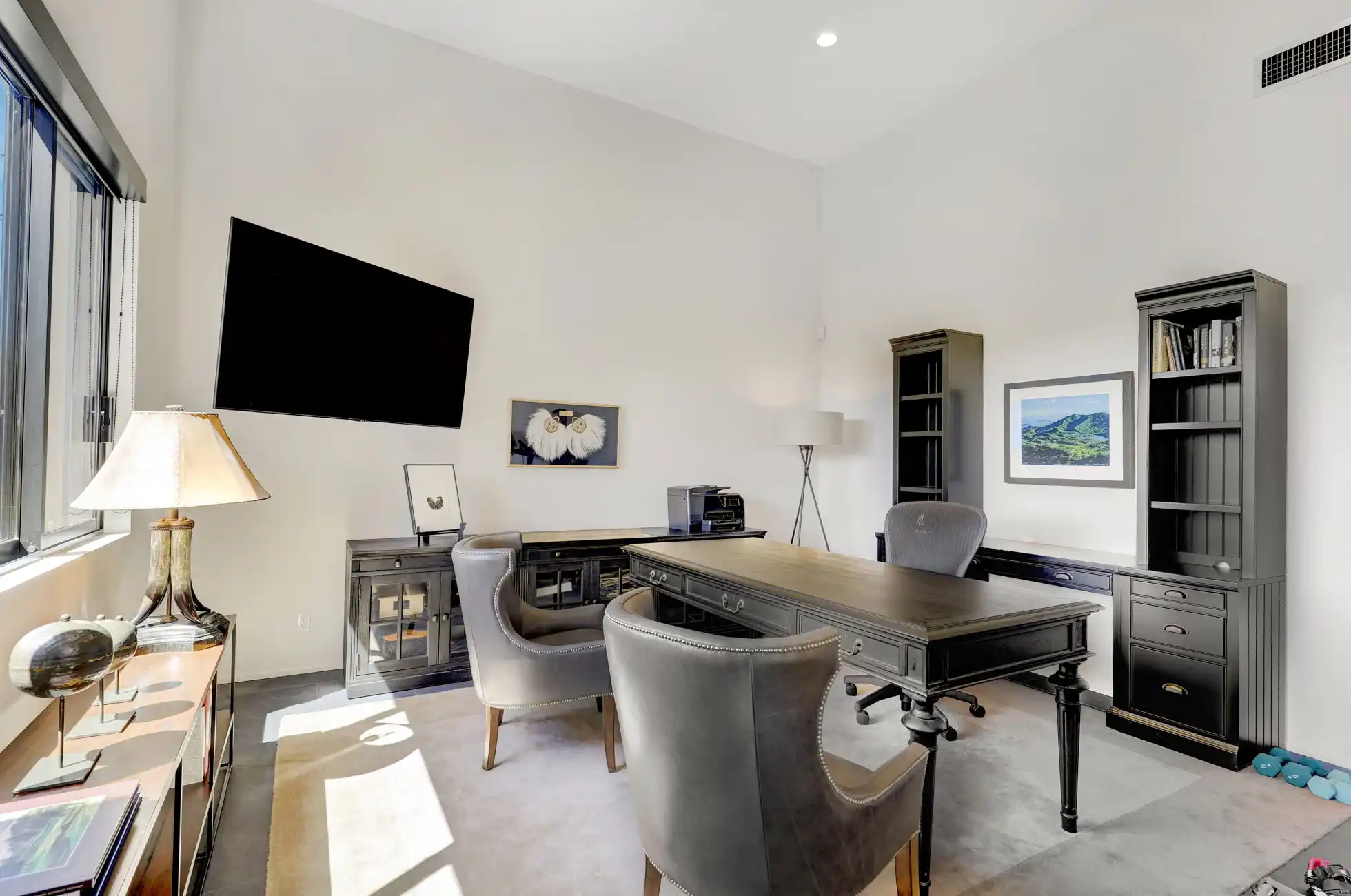 Stylish and Contemporary Custom Residence – image 22