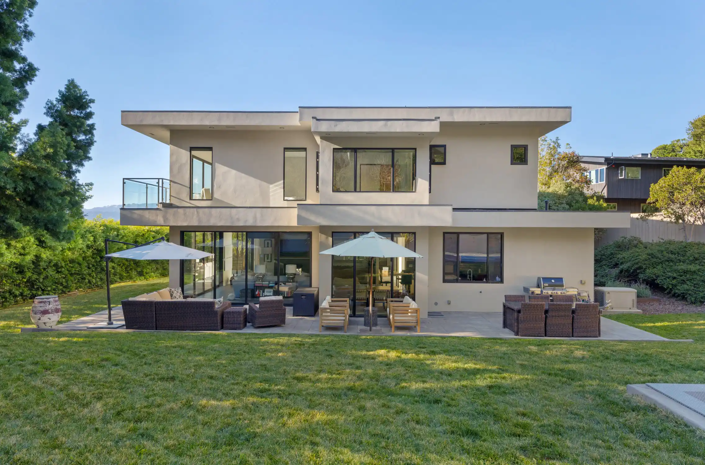Stylish and Contemporary Custom Residence – image 24
