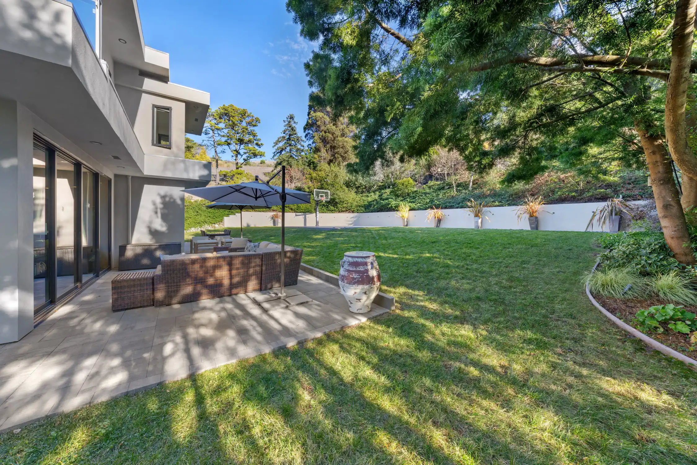 Stylish and Contemporary Custom Residence – image 26