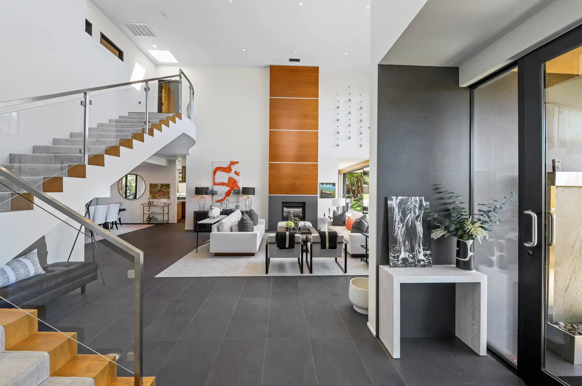Stylish and Contemporary Custom Residence – image 5
