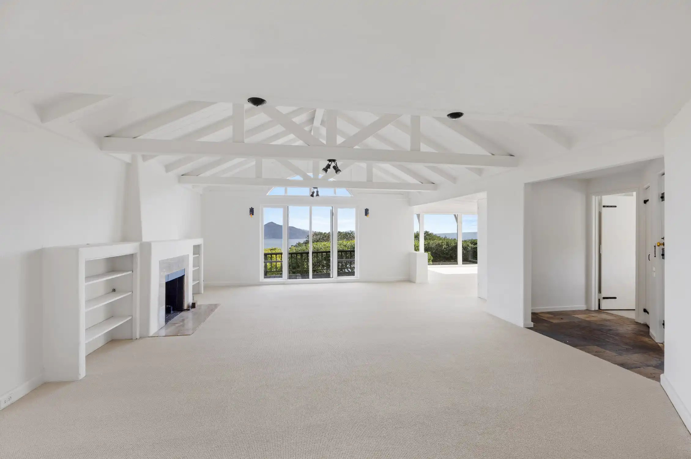 One-of-a-kind fourplex – image 12