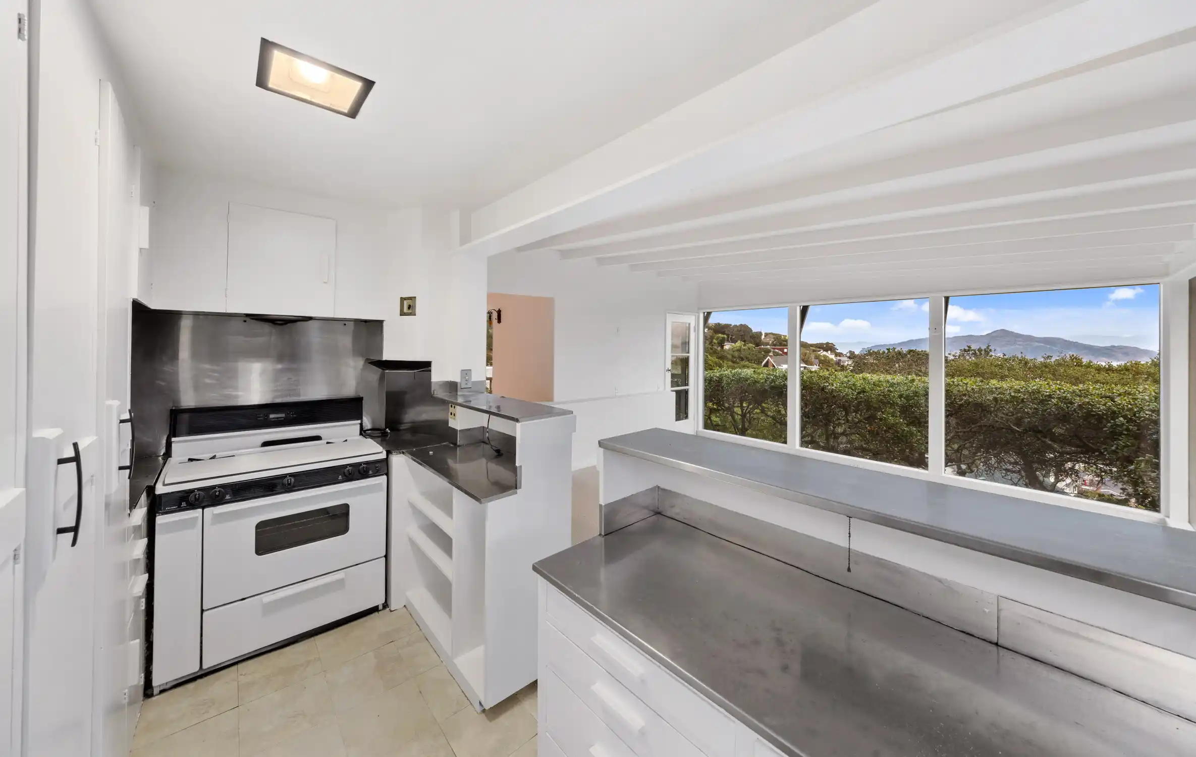 One-of-a-kind fourplex – image 19