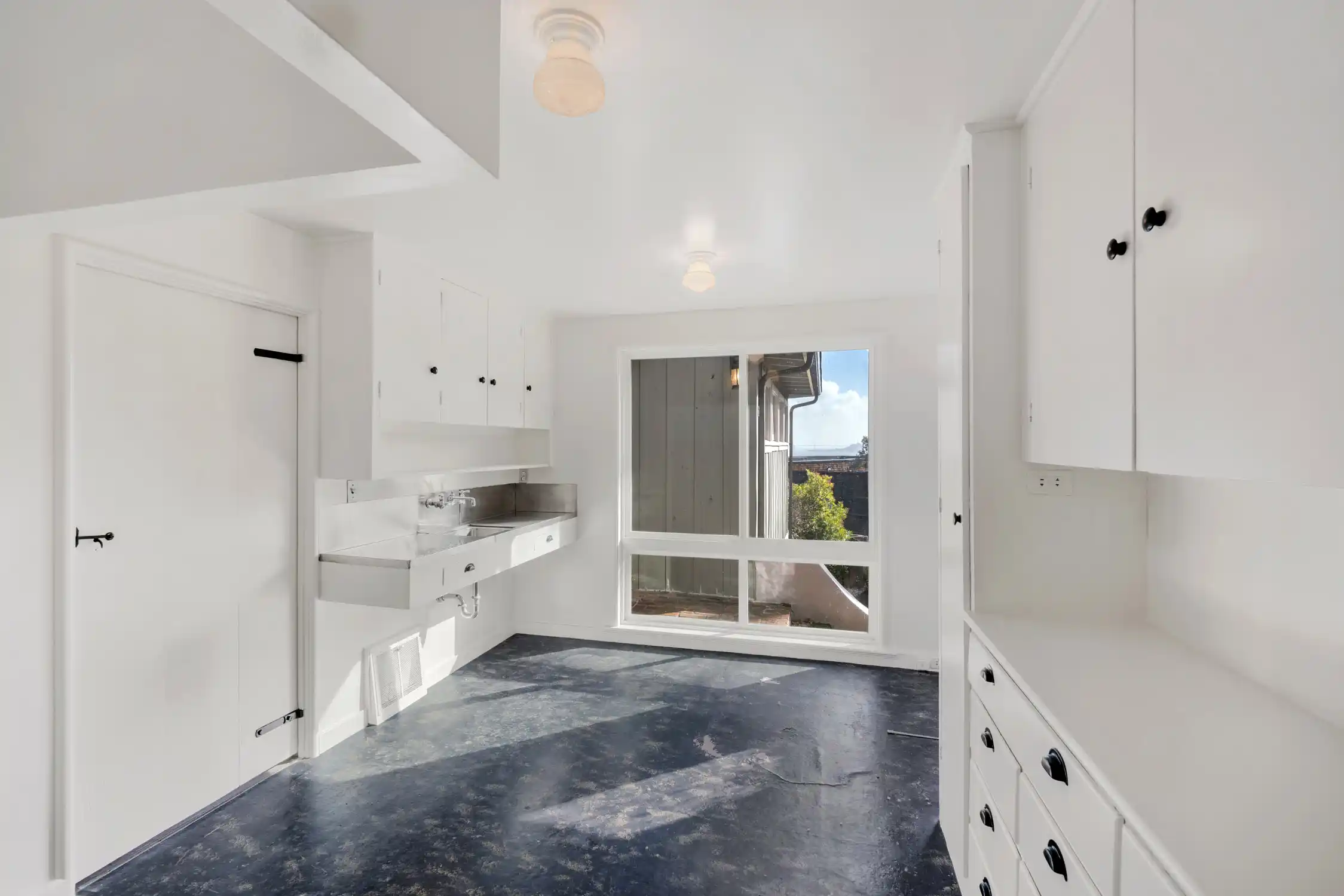 One-of-a-kind fourplex – image 25