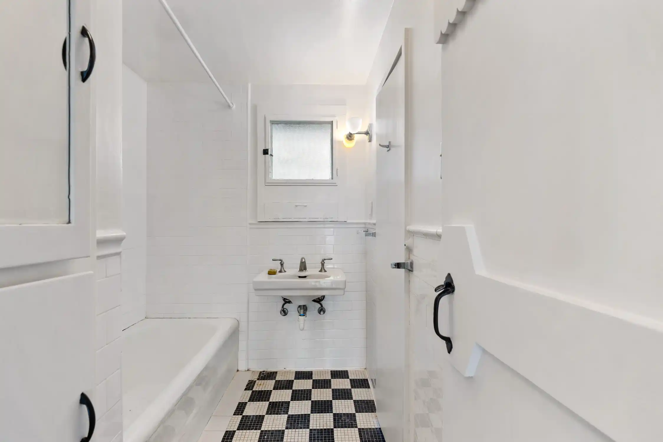 One-of-a-kind fourplex – image 27